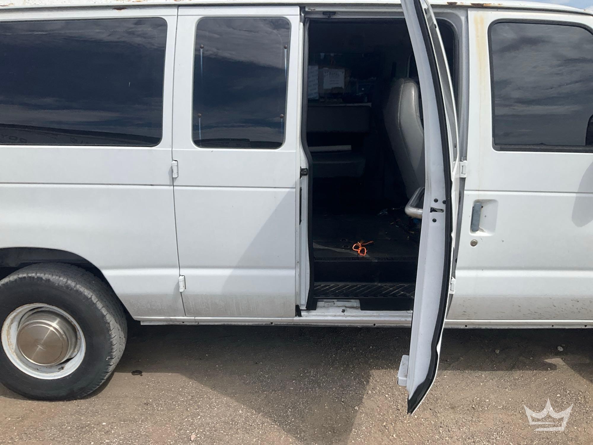 2003 Ford E-350