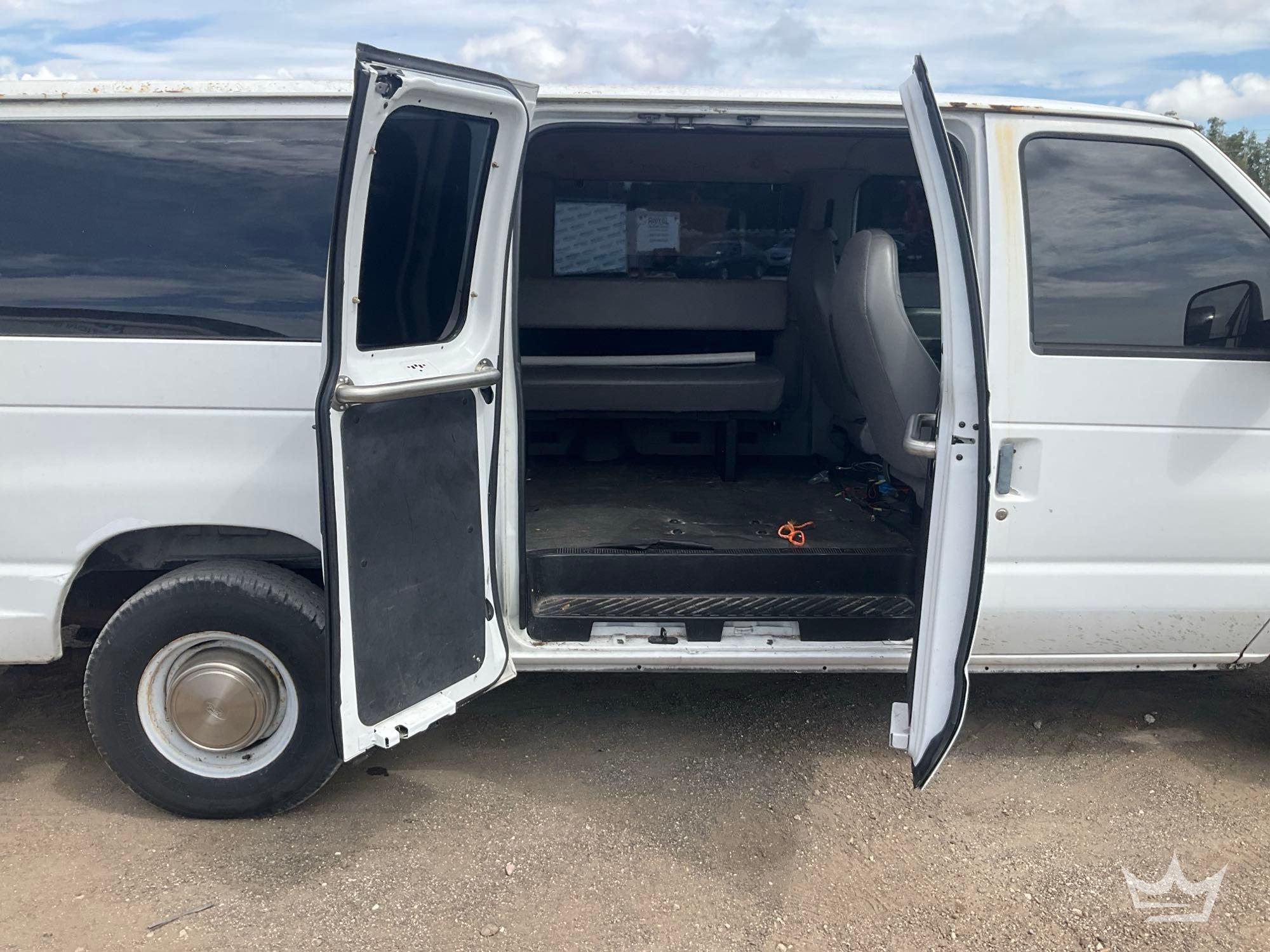 2003 Ford E-350