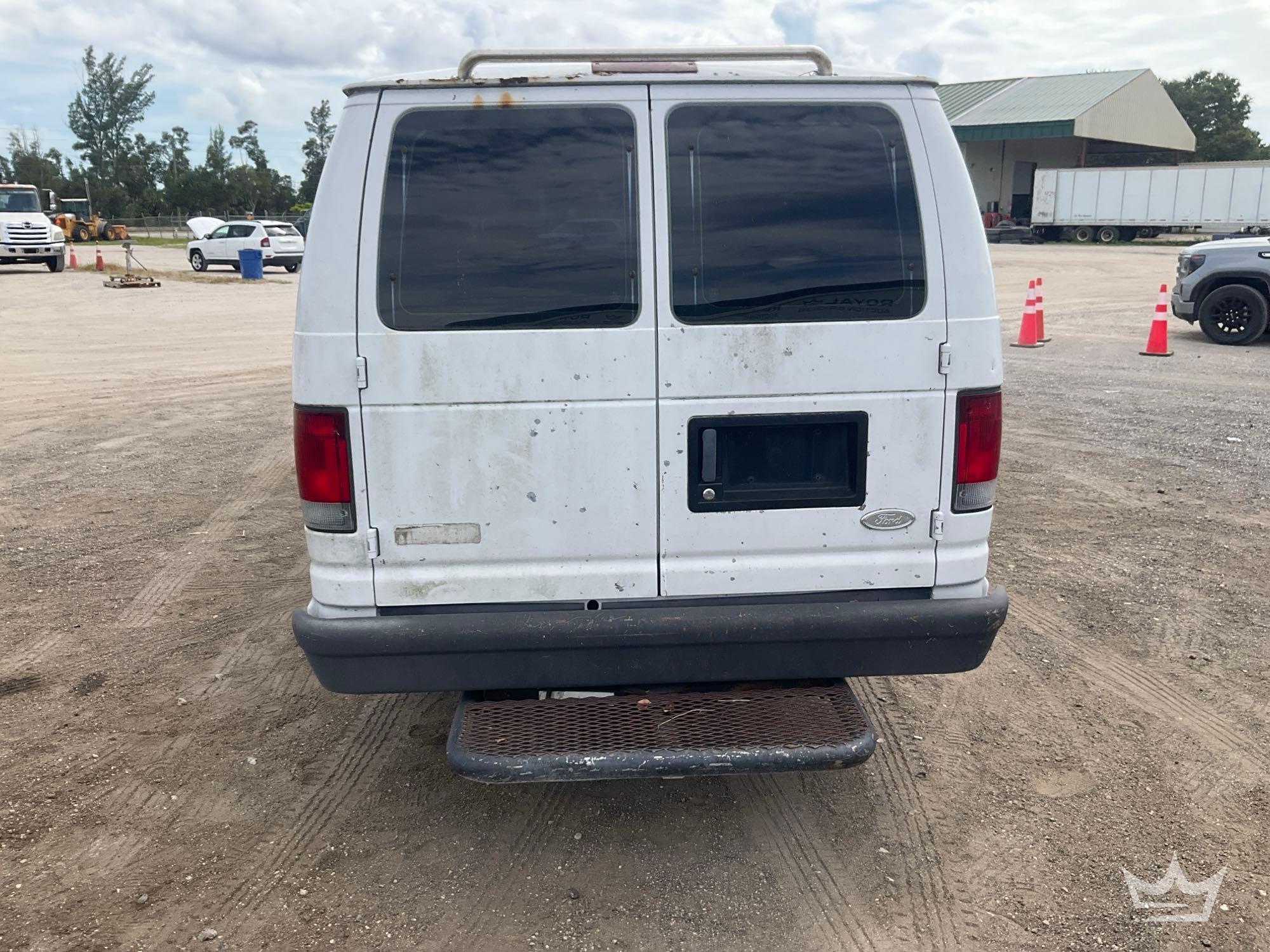 2003 Ford E-350