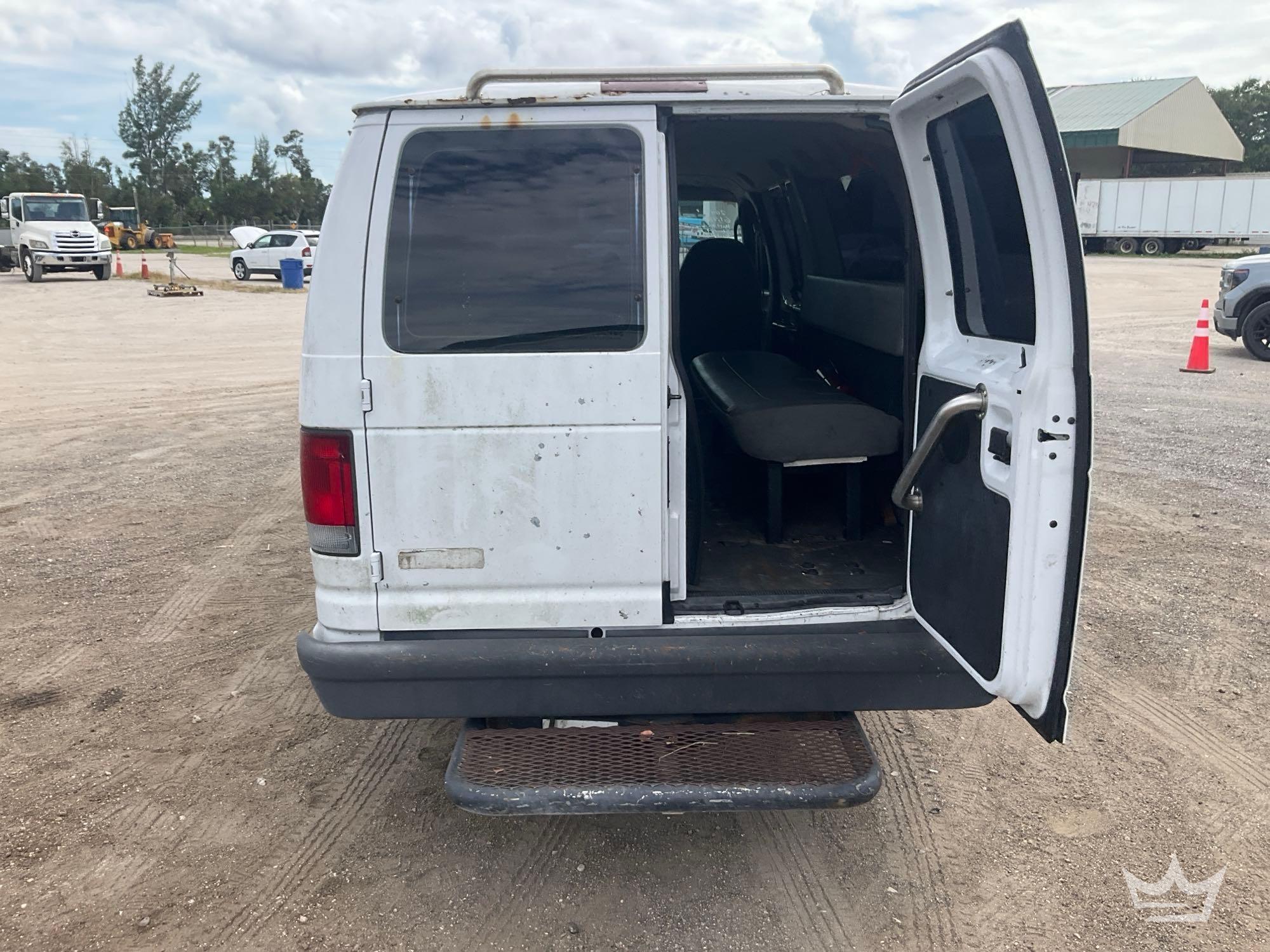 2003 Ford E-350