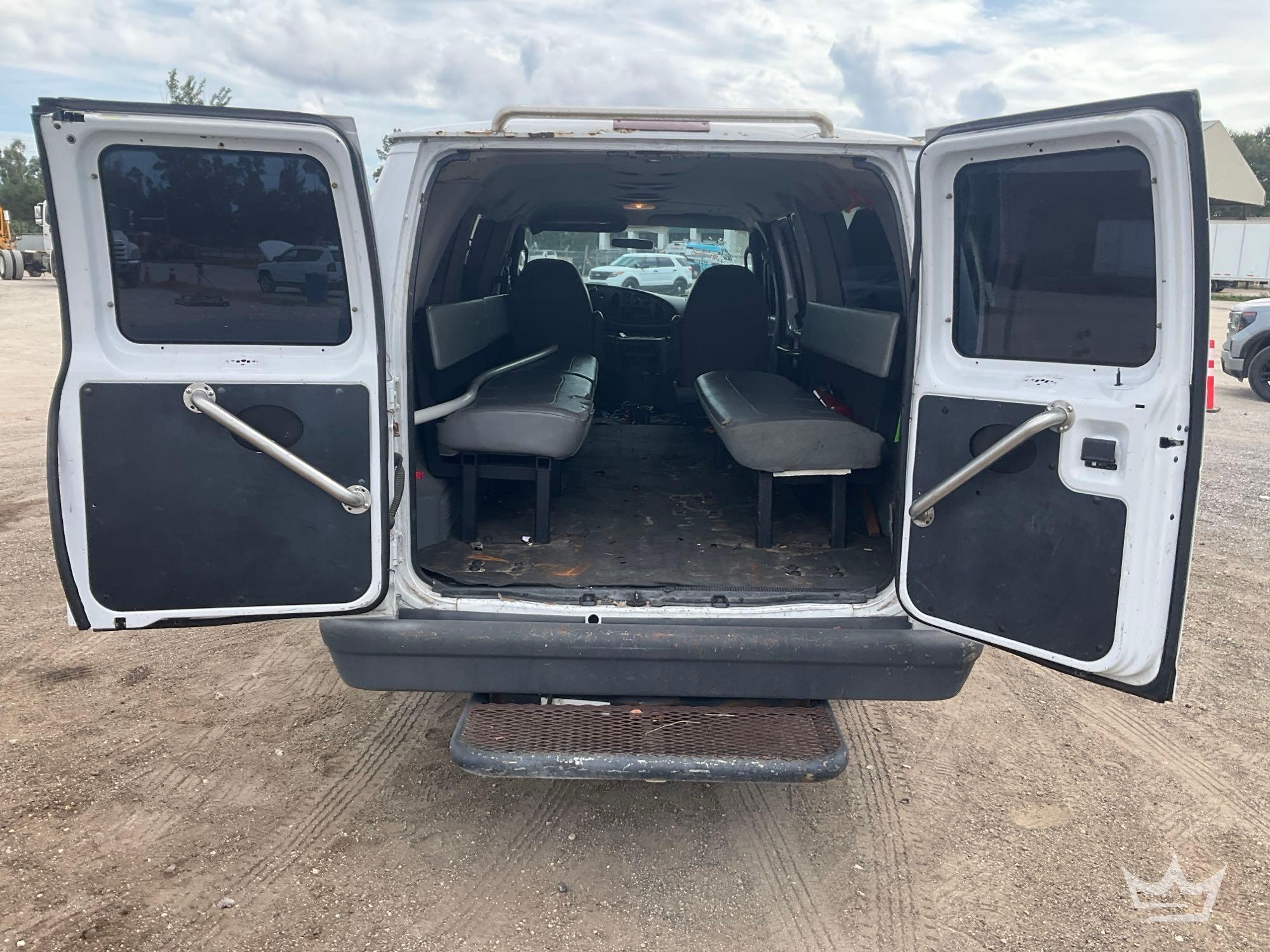 2003 Ford E-350