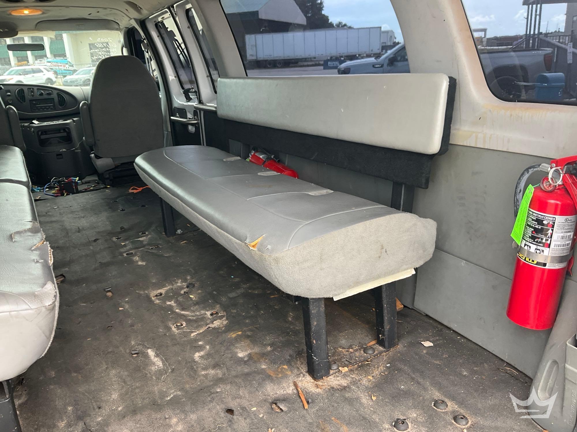 2003 Ford E-350