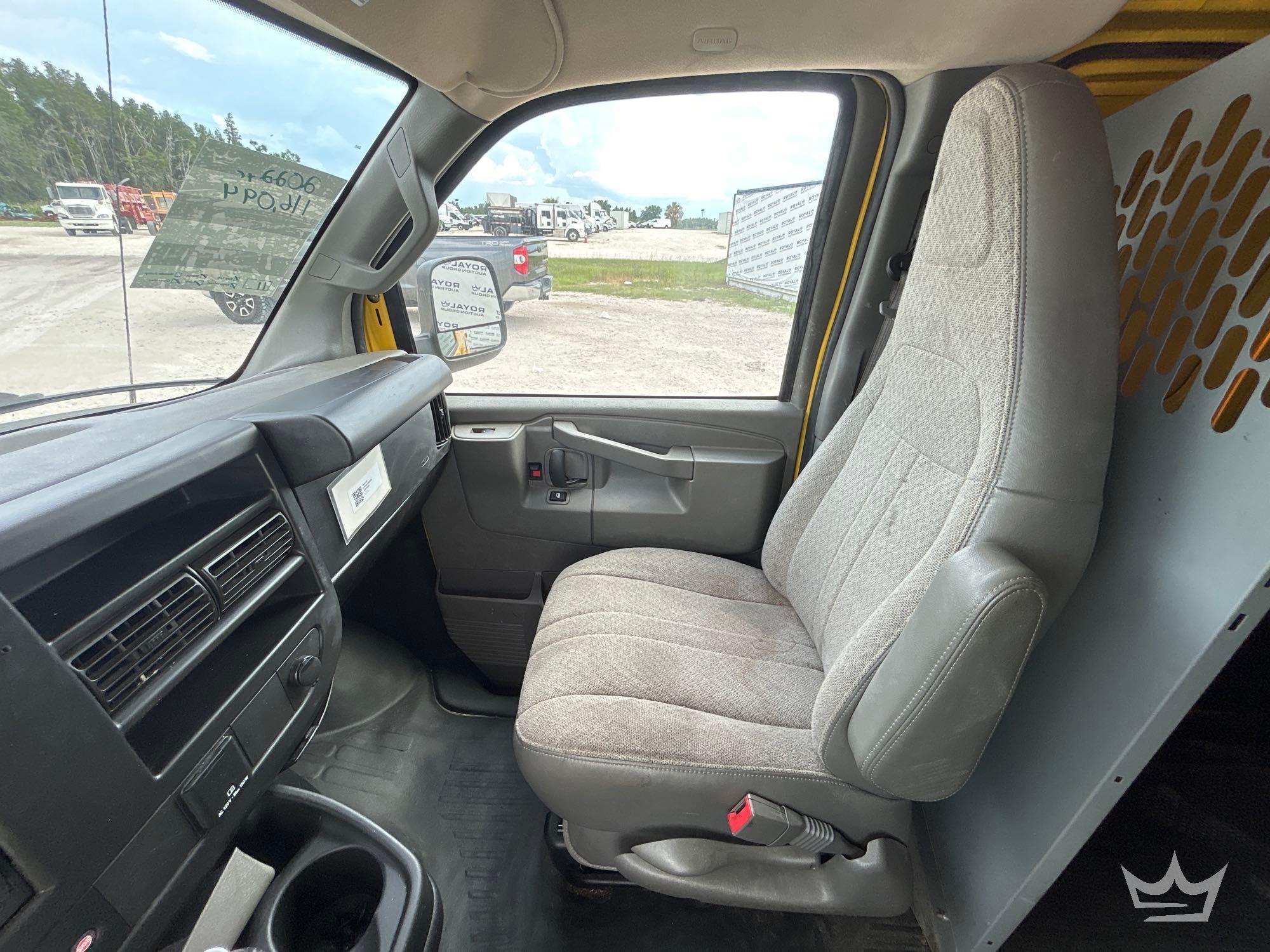 2022 Chevrolet EXPRESS 2500