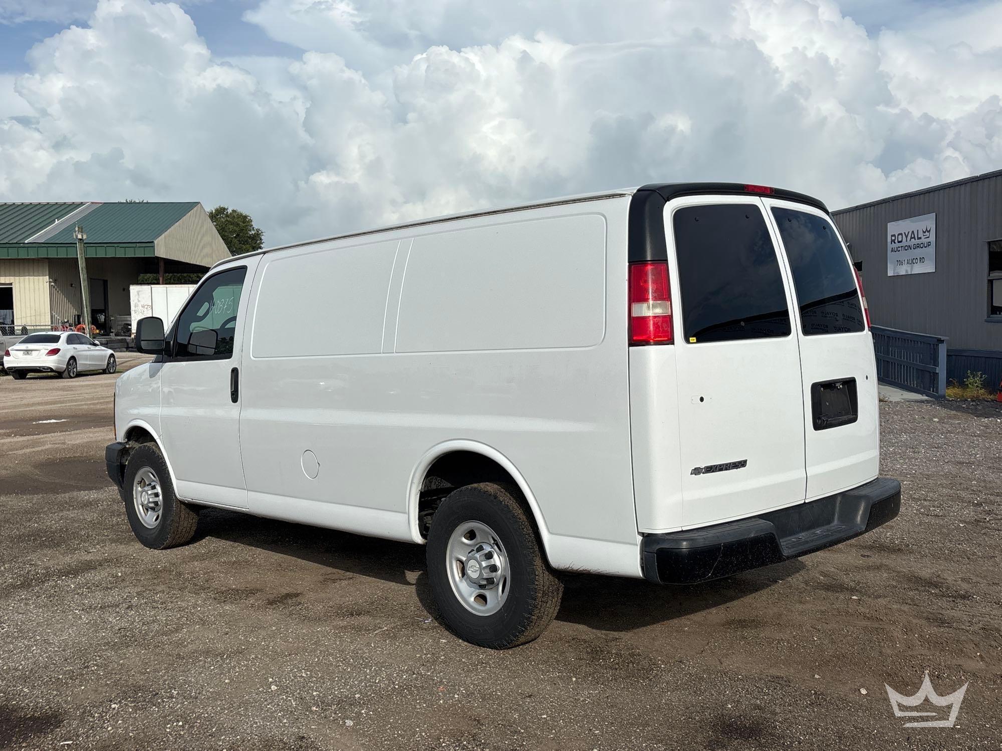 2017 Chevrolet EXPRESS 2500