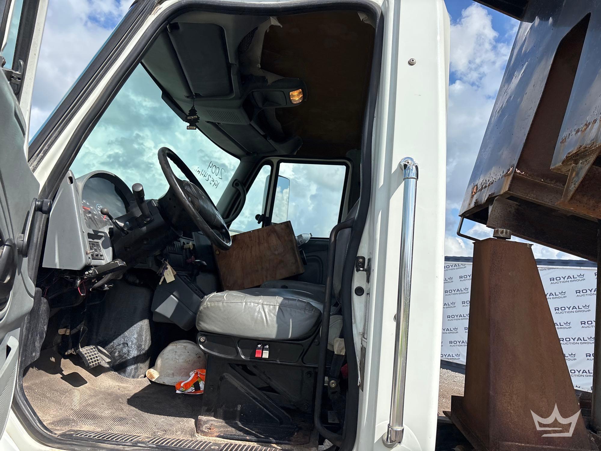 2004 International 7400