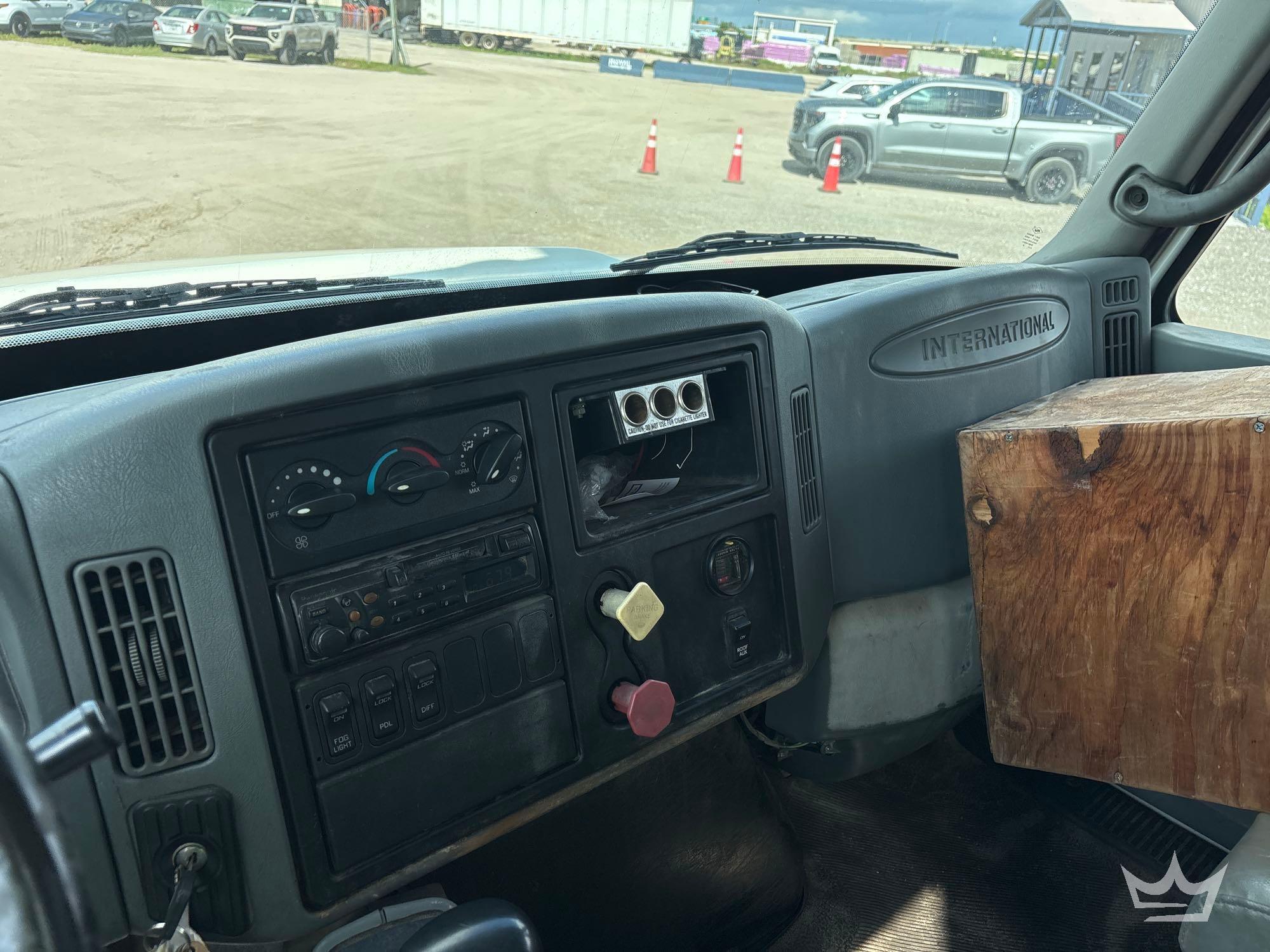 2004 International 7400