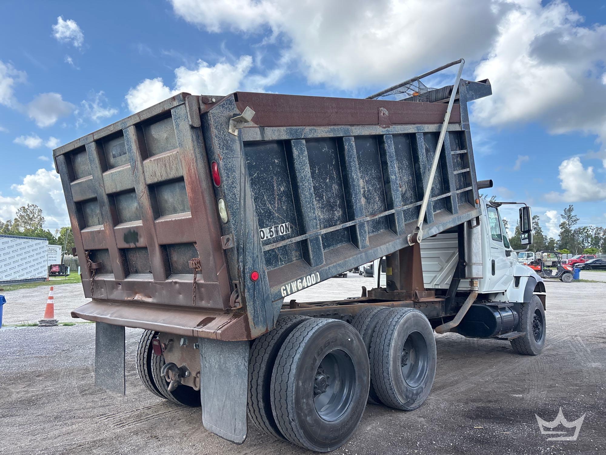 2004 International 7400