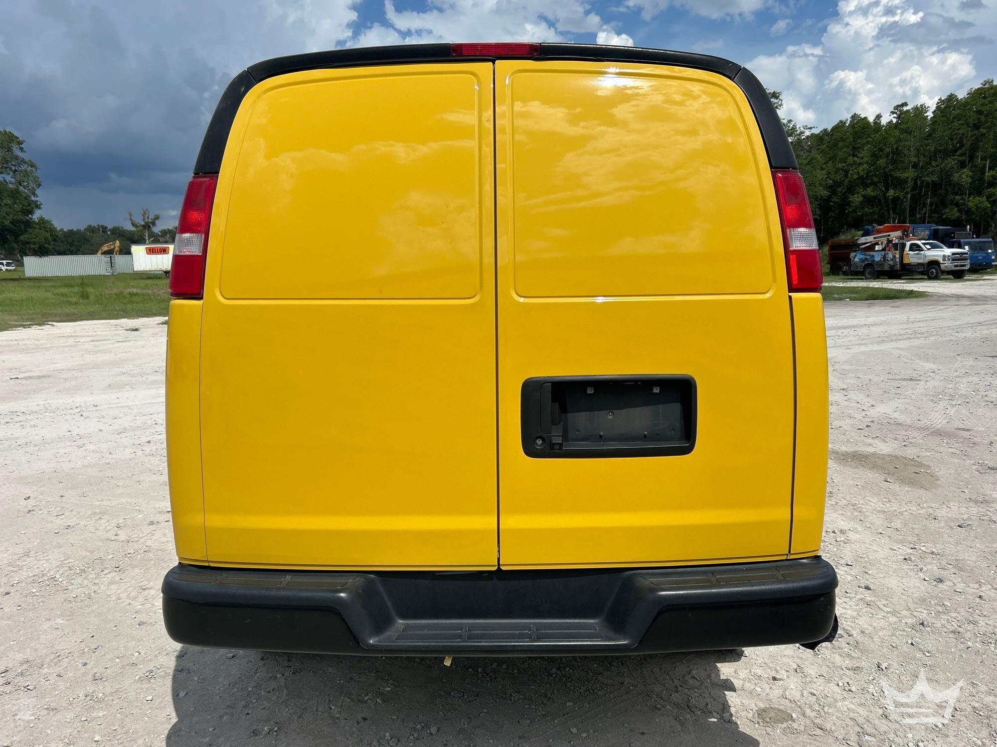 2022 Chevrolet EXPRESS 2500