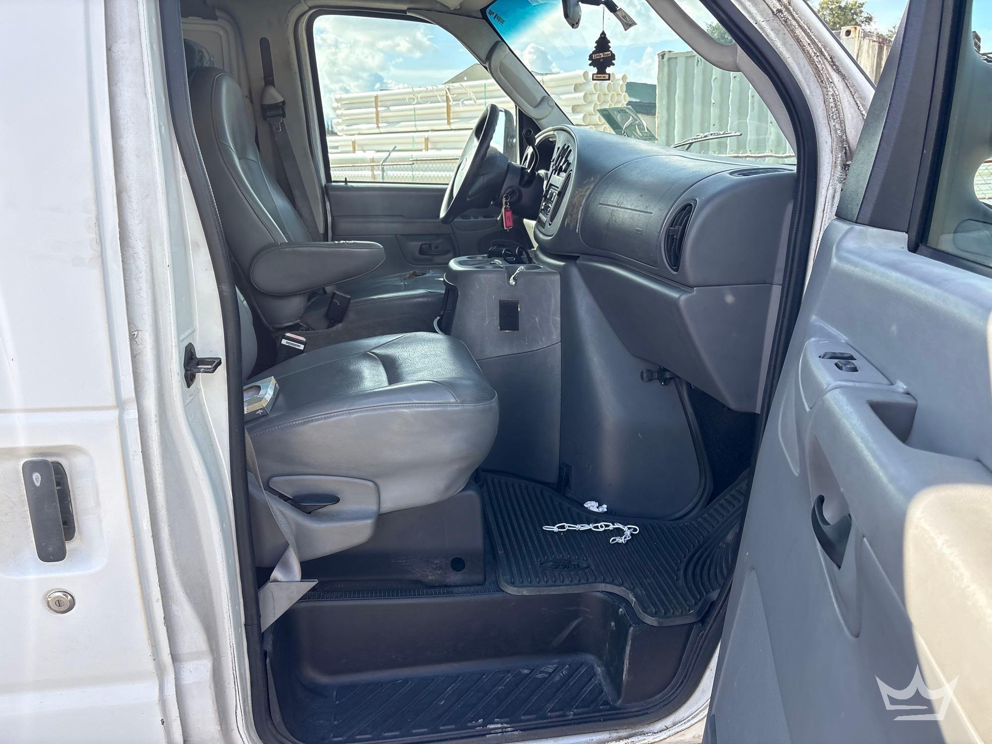 2004 Ford E350