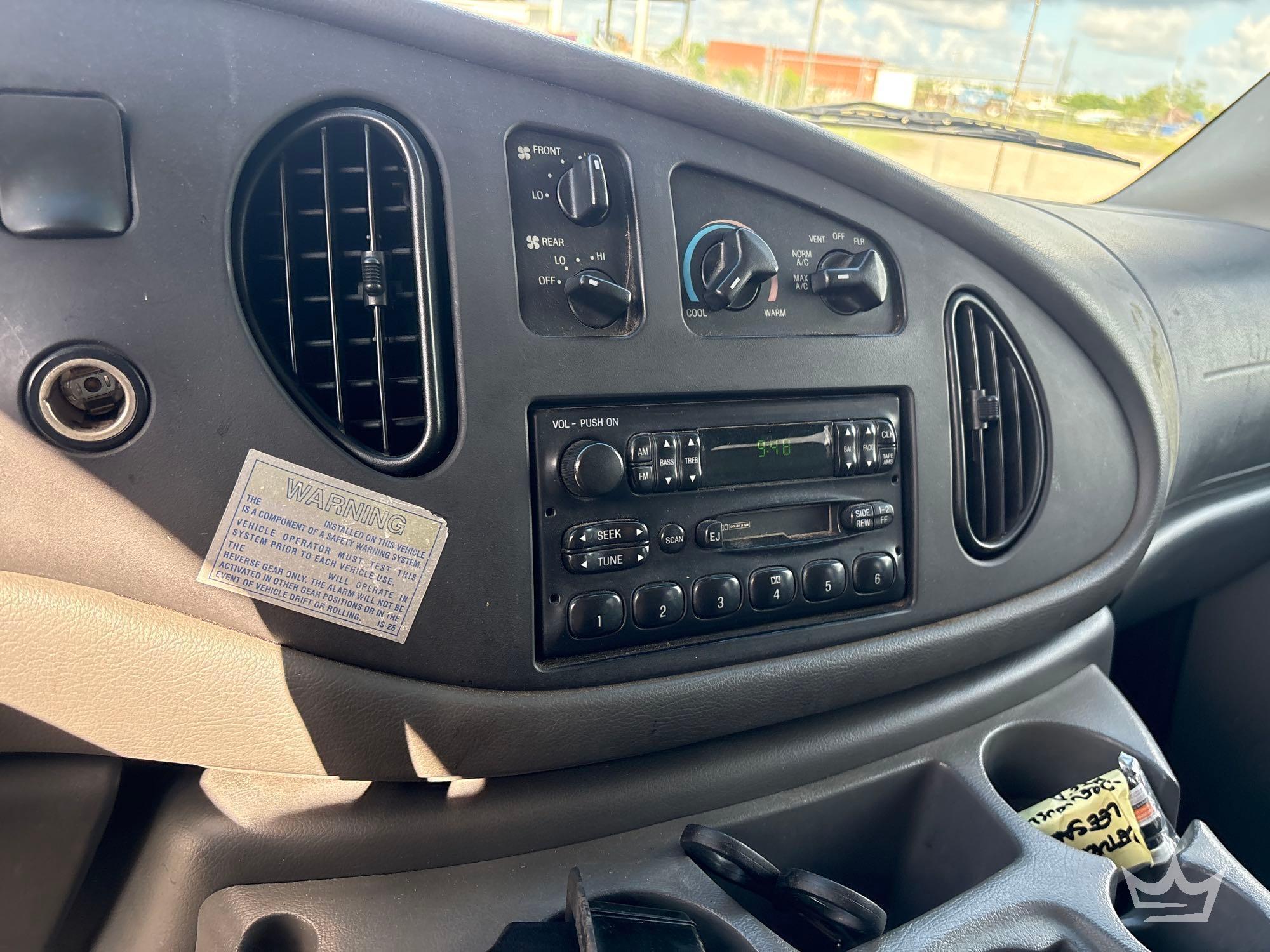 2004 Ford E350