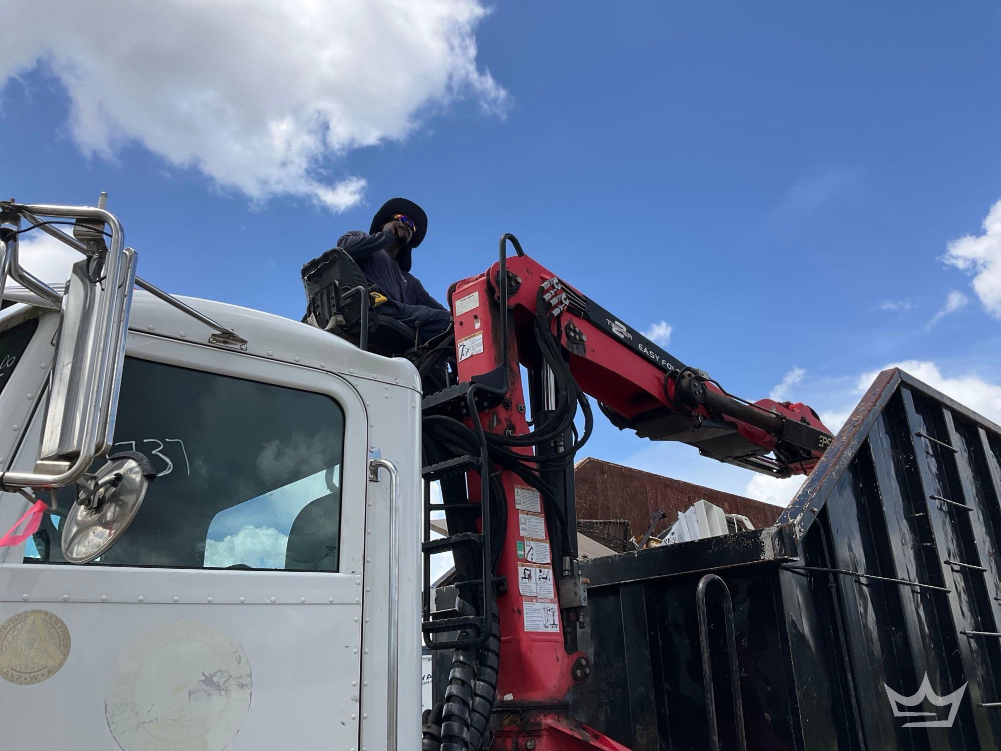 2017 Peterbilt 365