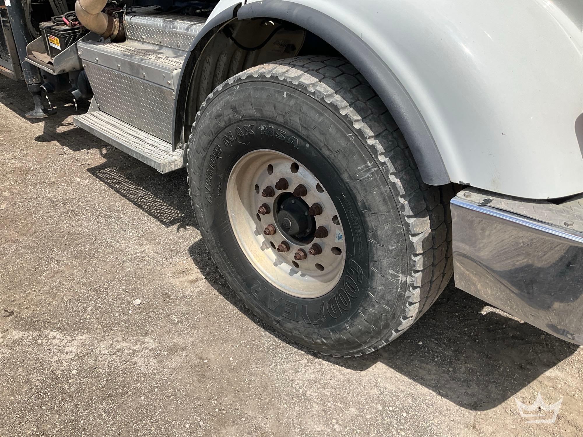 2017 Peterbilt 365