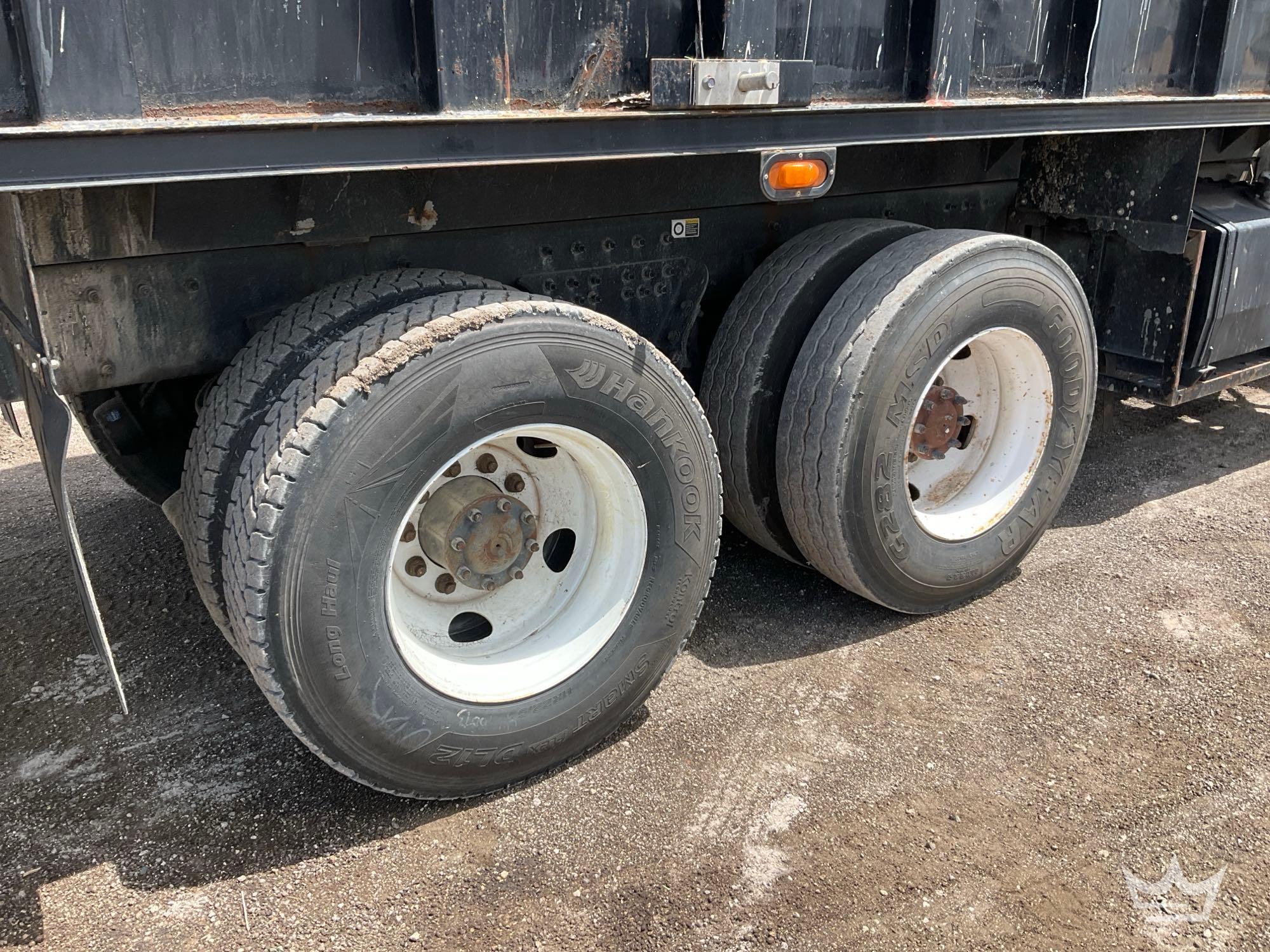 2017 Peterbilt 365