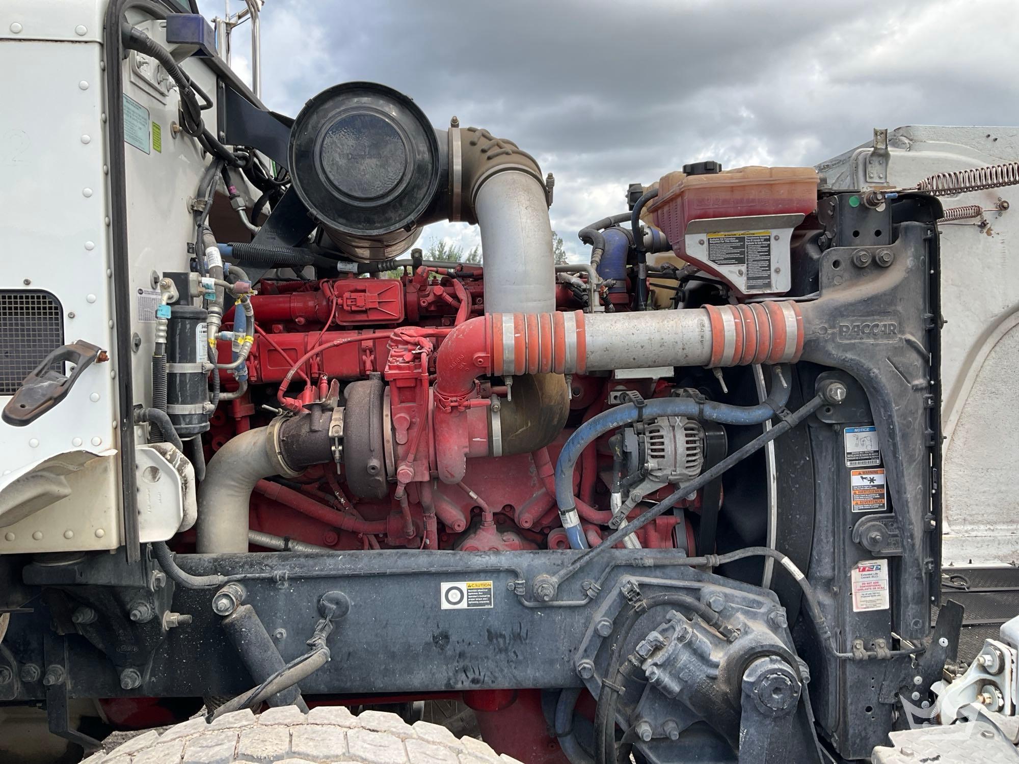 2017 Peterbilt 365