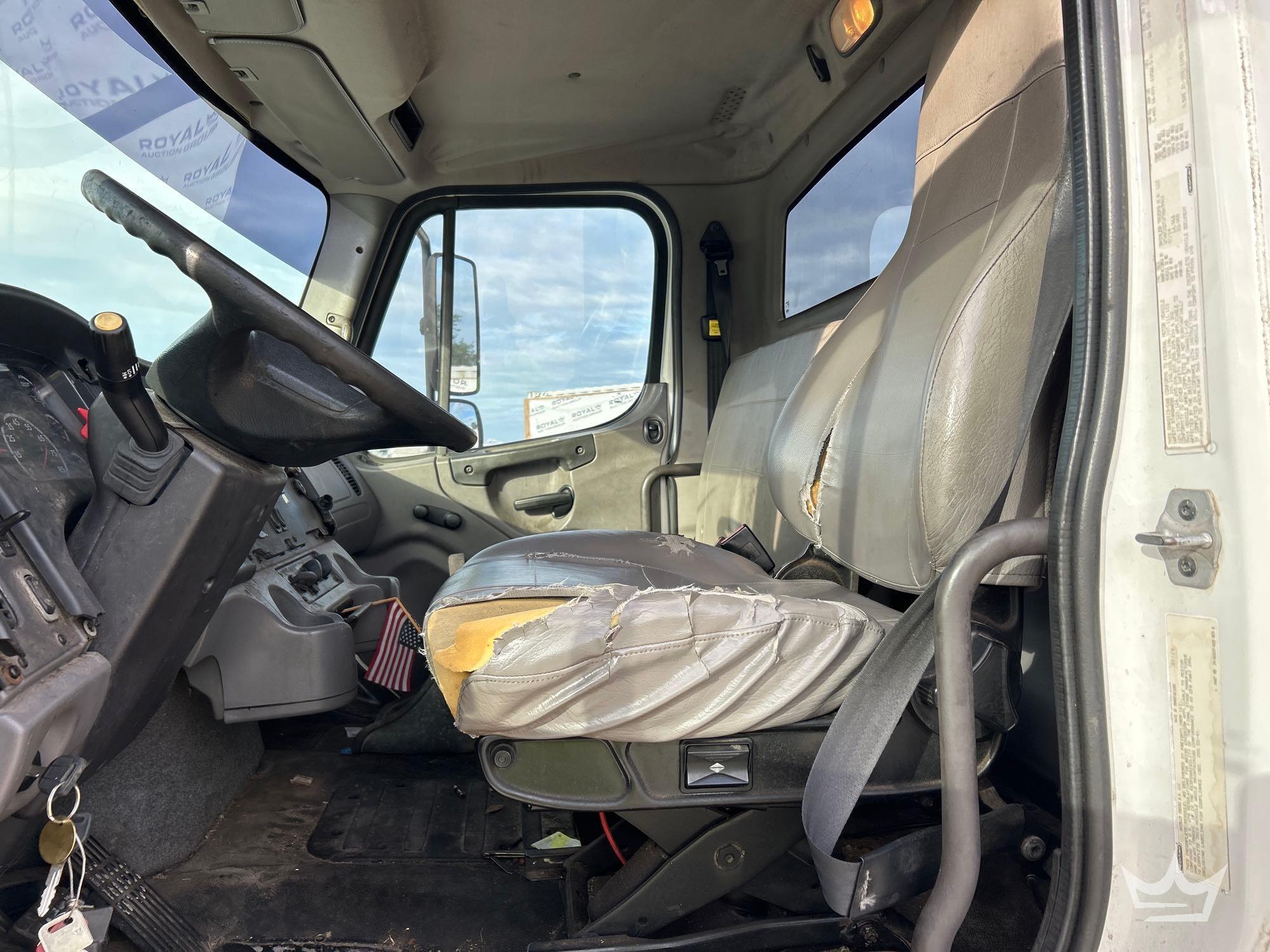 2015 Freightliner M2 106