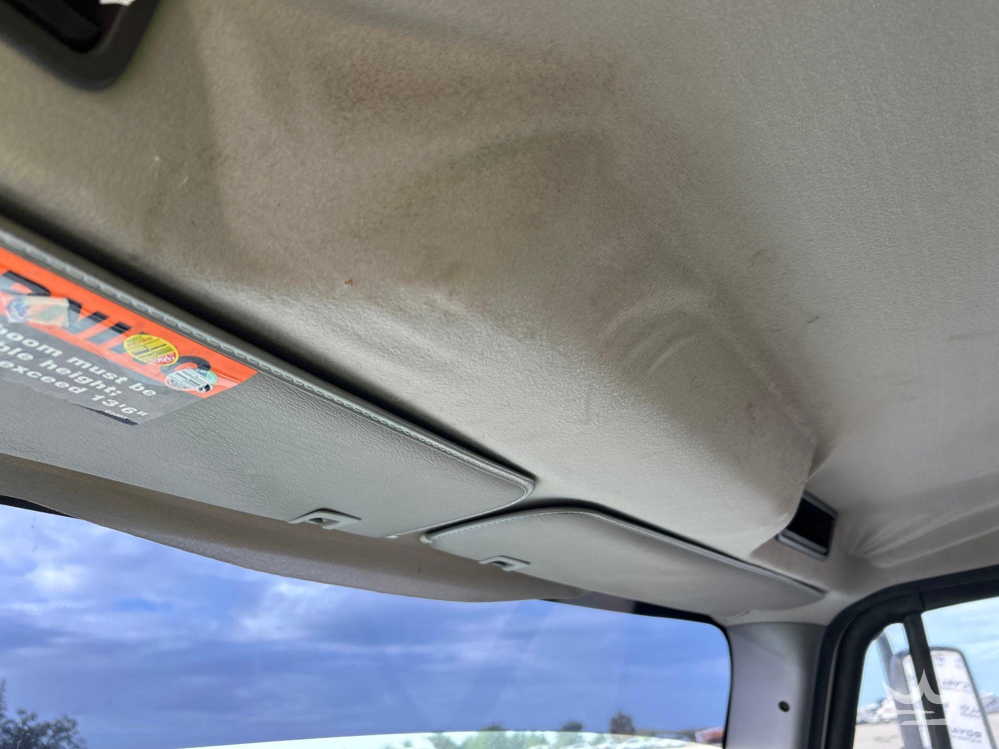 2015 Freightliner M2 106