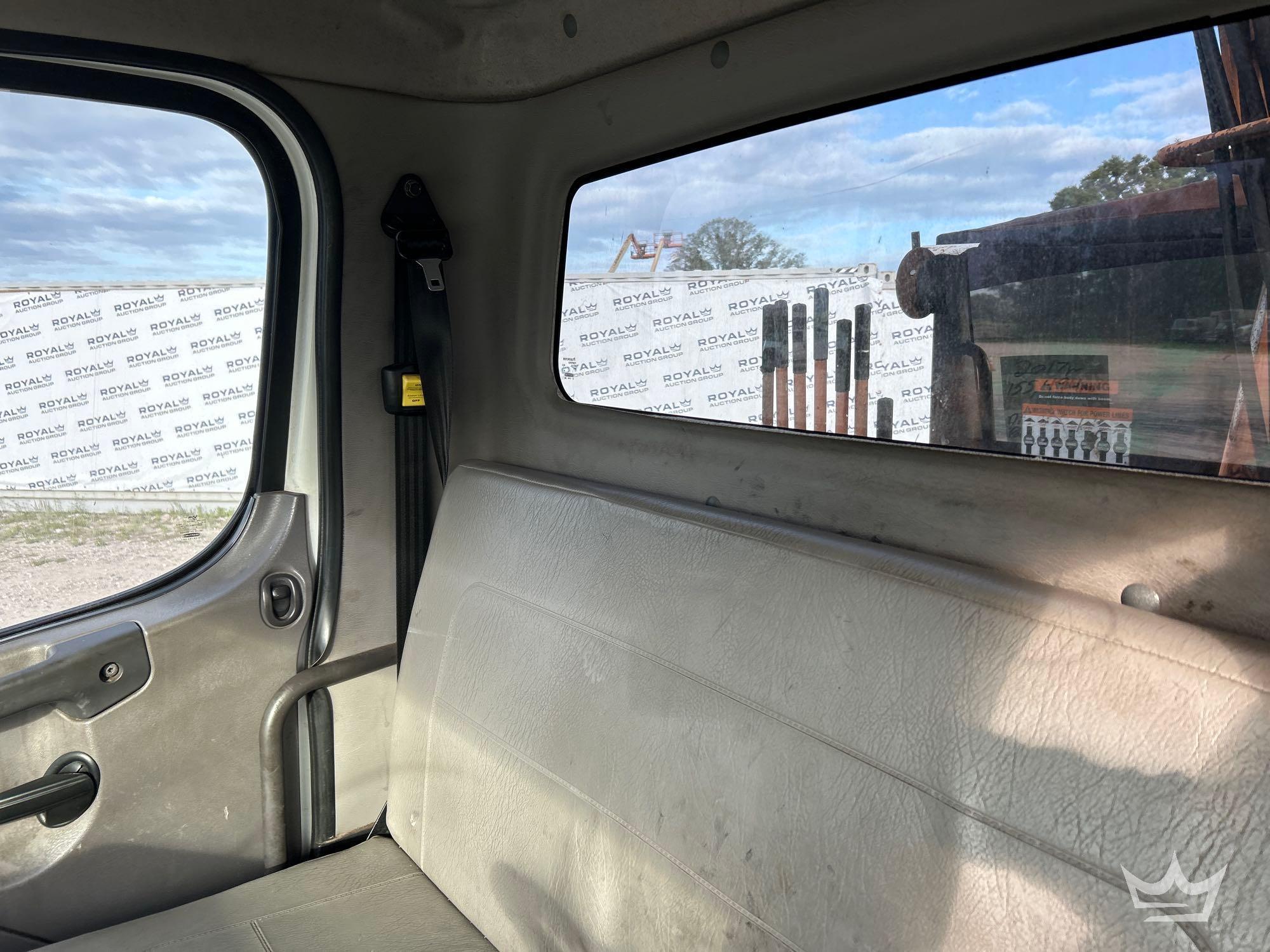 2015 Freightliner M2 106