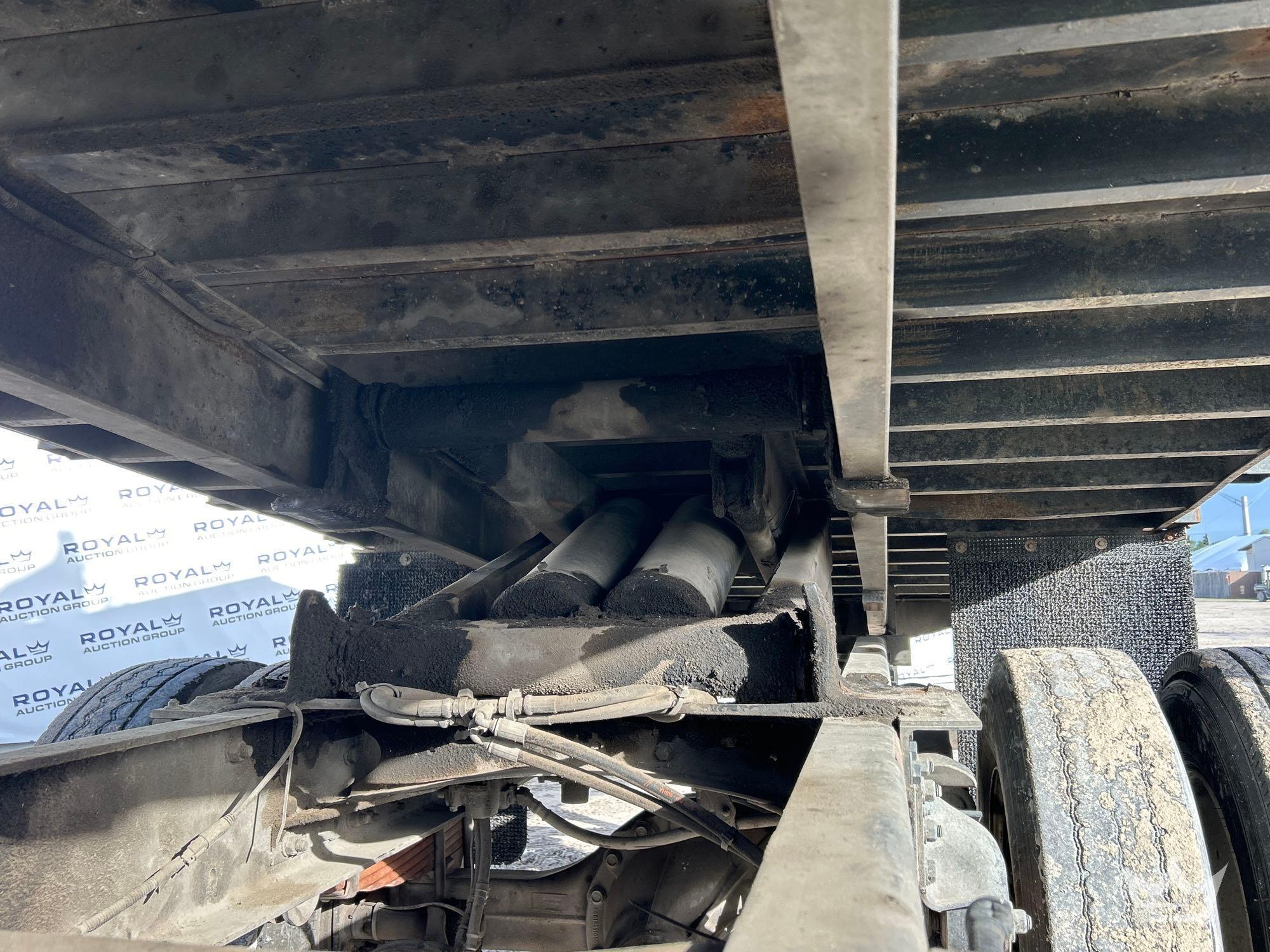 2015 Freightliner M2 106