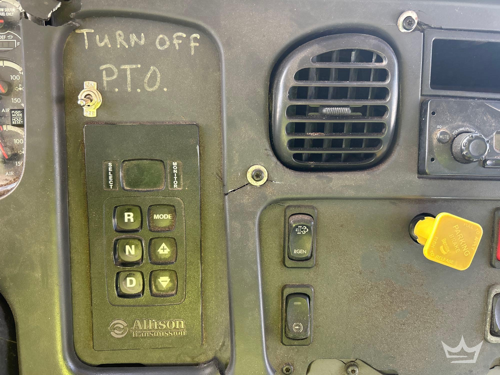 2015 Freightliner M2 106