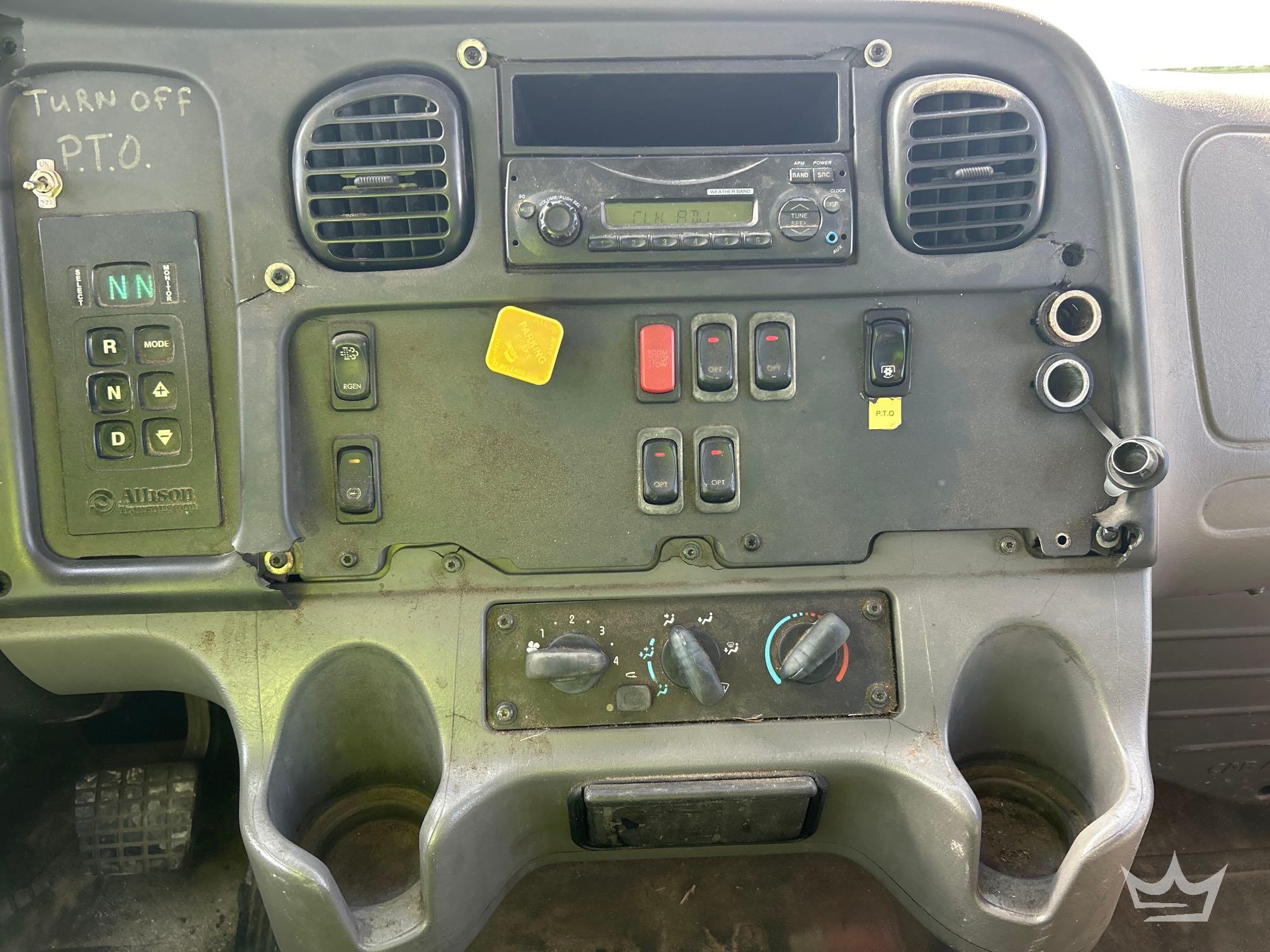 2015 Freightliner M2 106