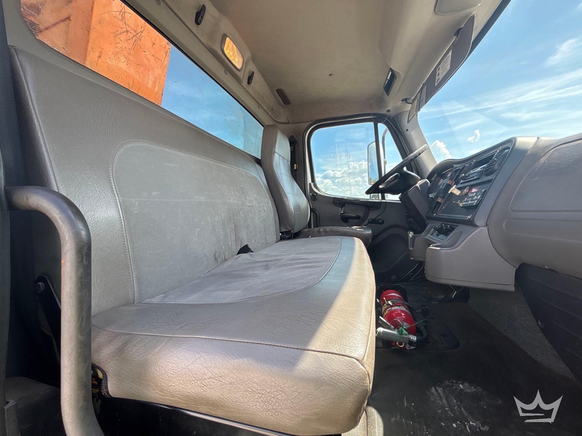 2014 Freightliner M2 106