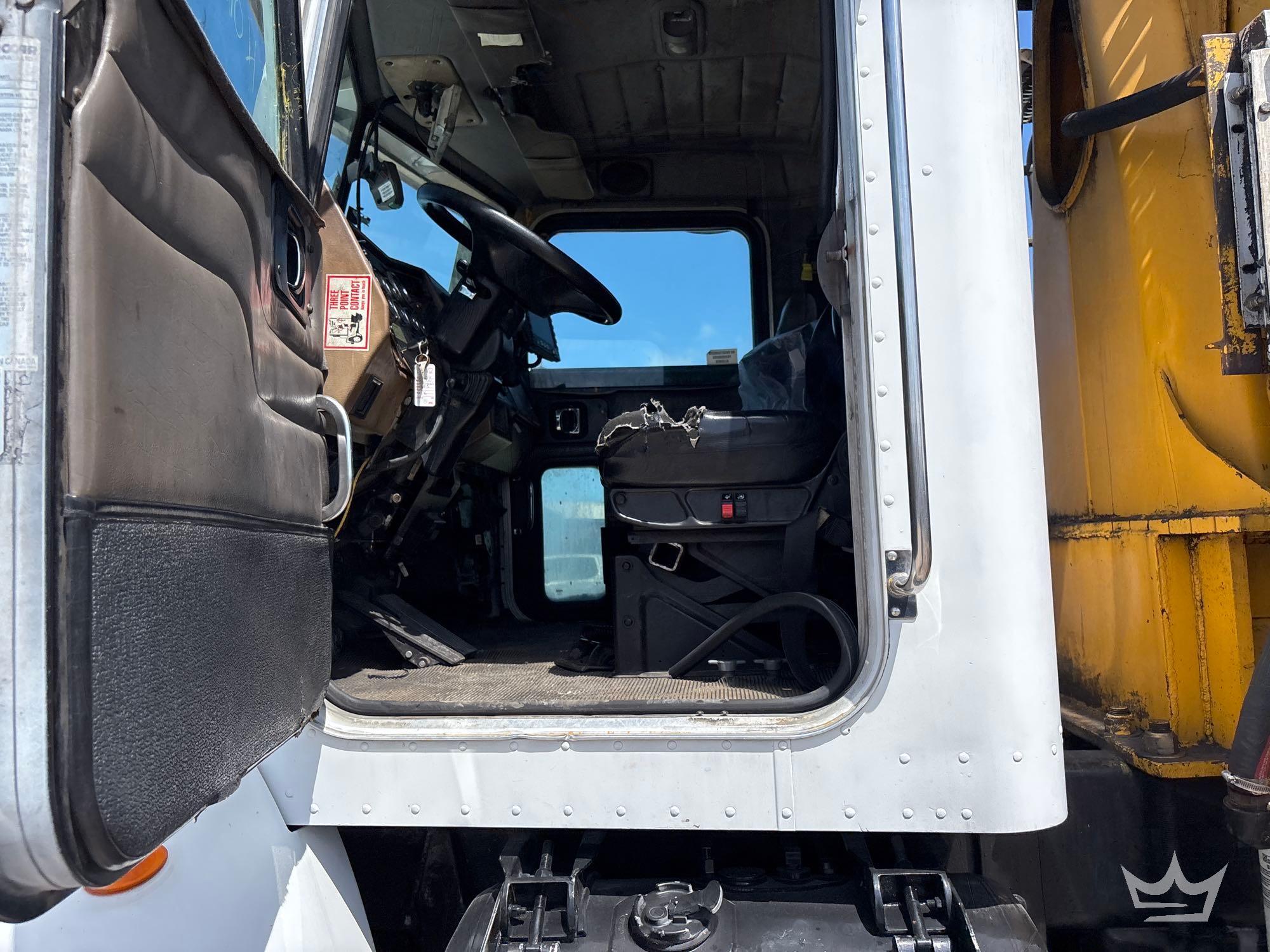 2006 Peterbilt 335