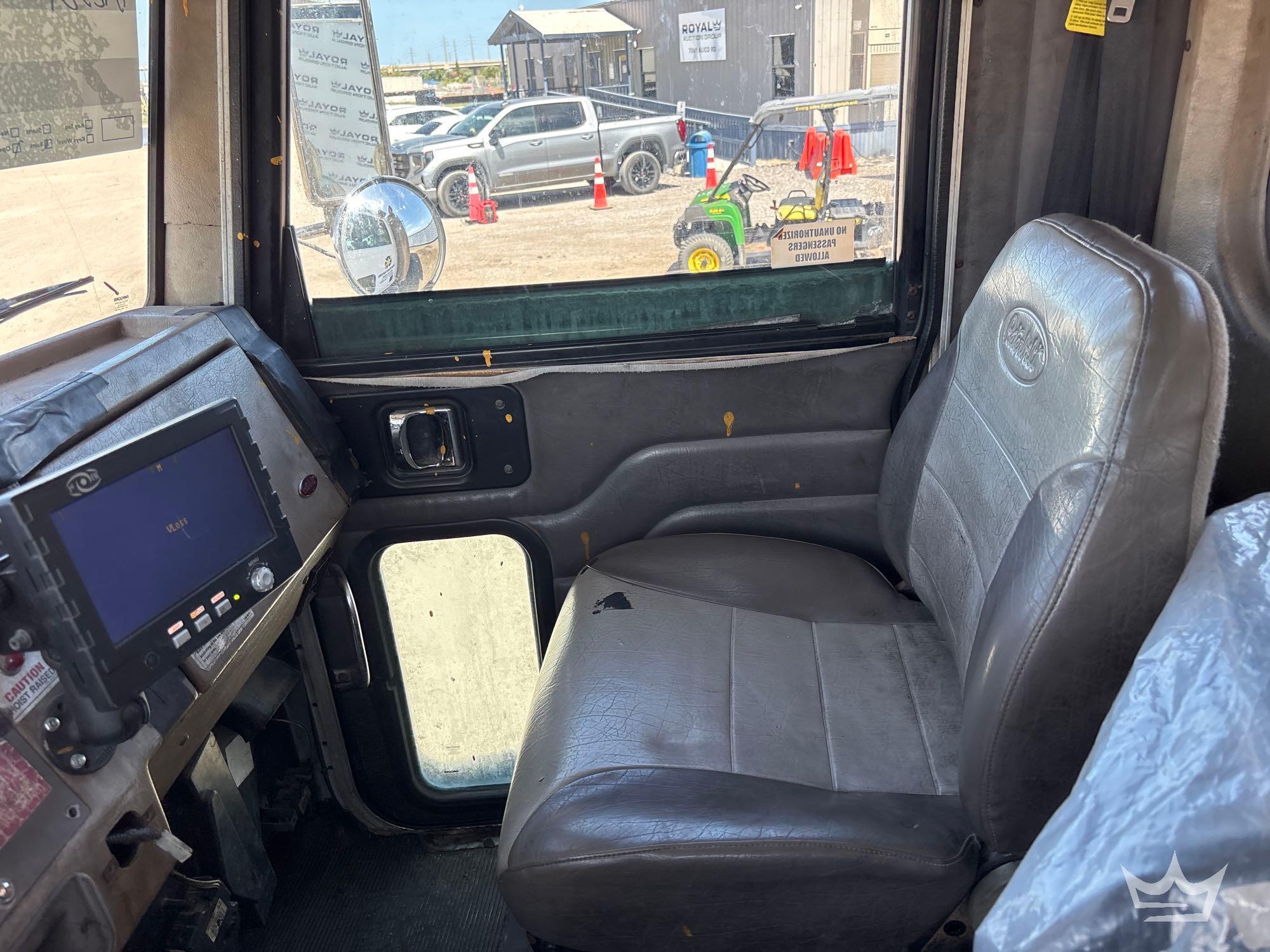 2006 Peterbilt 335