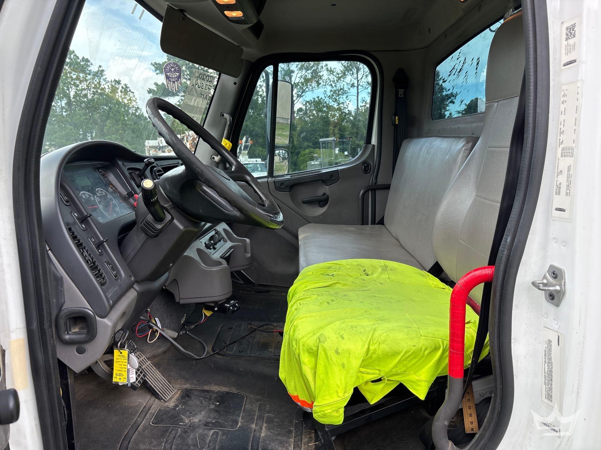 2020 Freightliner M2 106