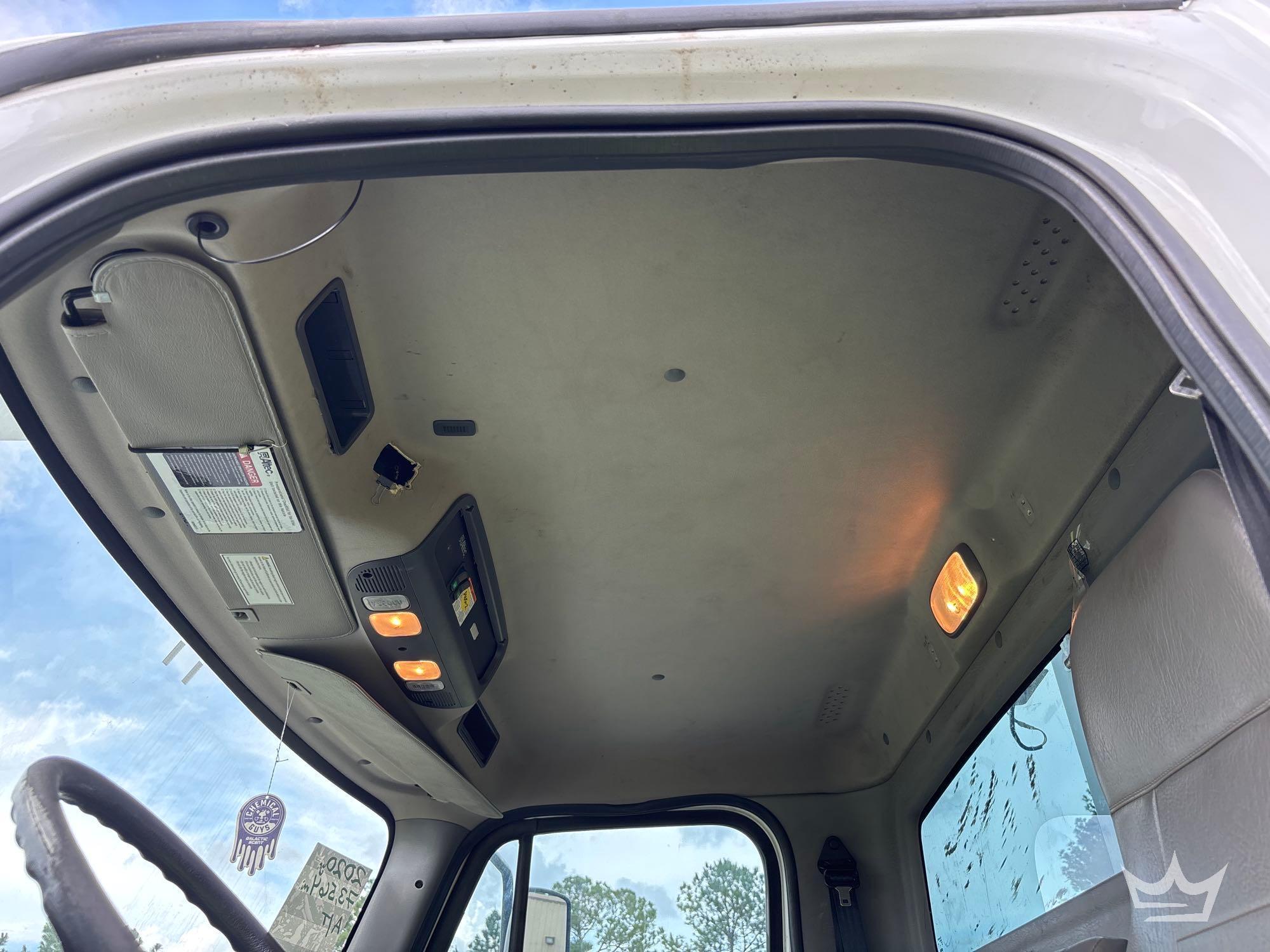 2020 Freightliner M2 106