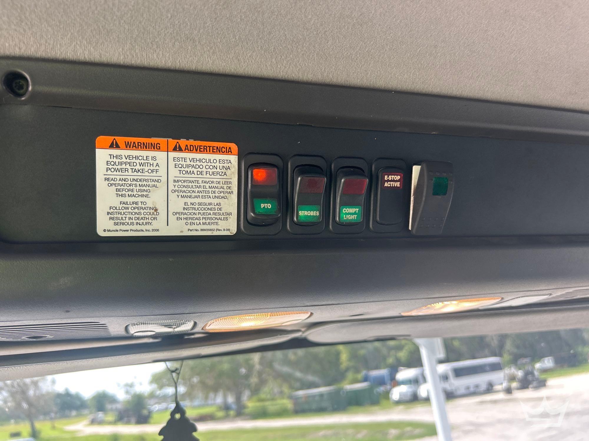 2014 Freightliner M2 106