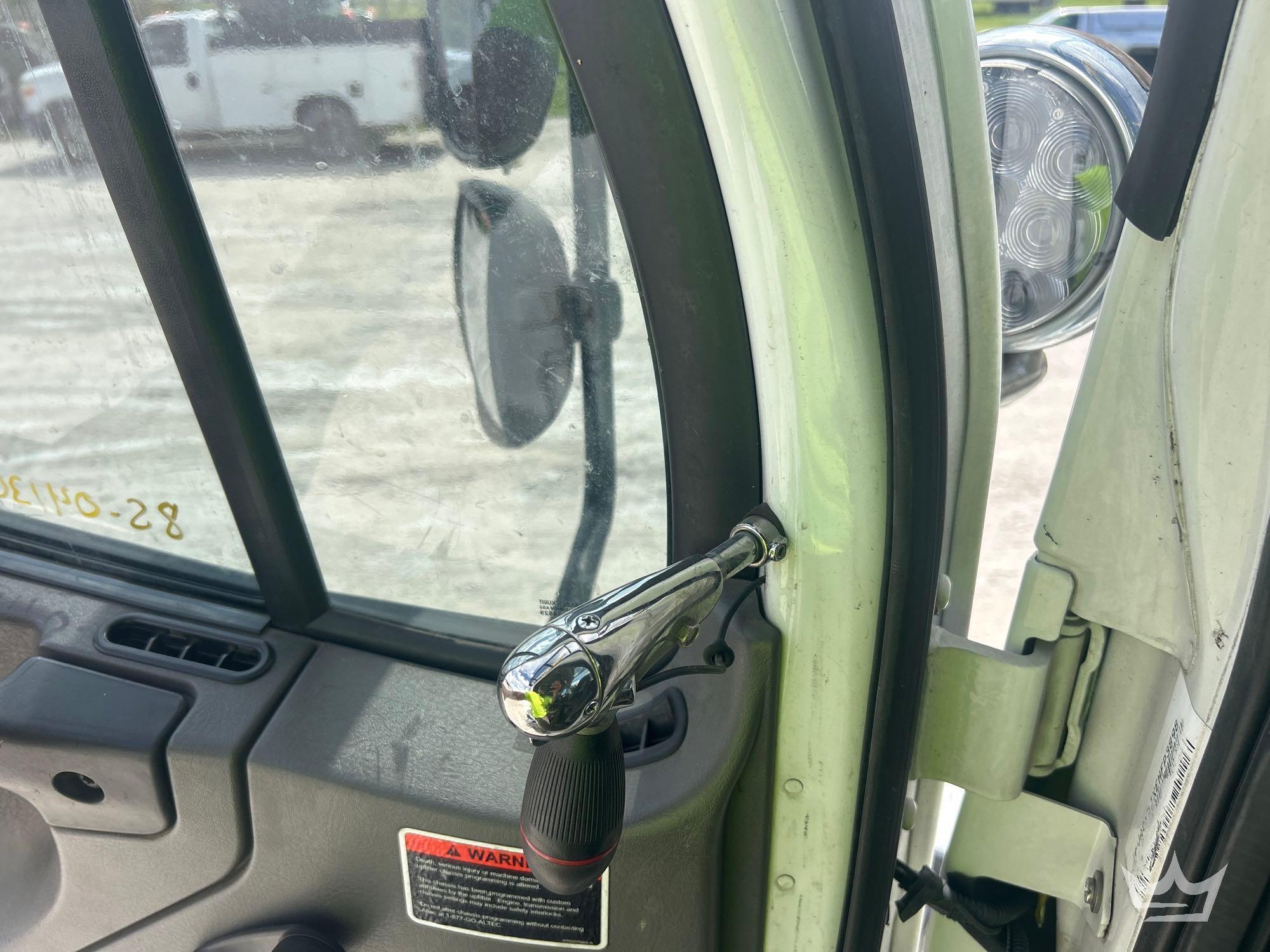 2014 Freightliner M2 106