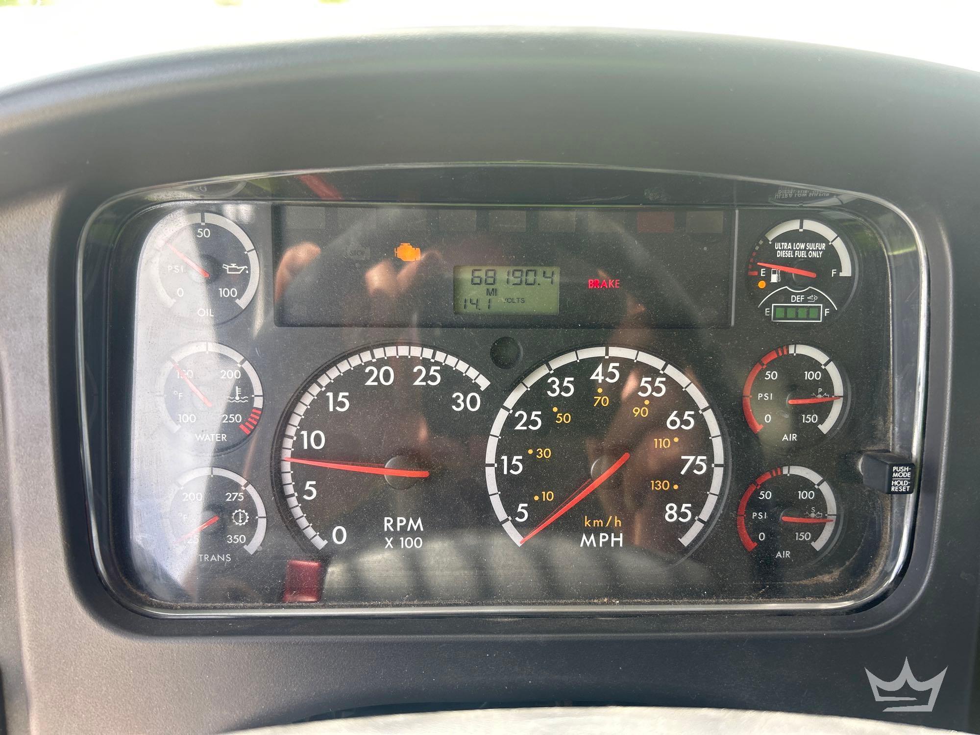 2014 Freightliner M2 106