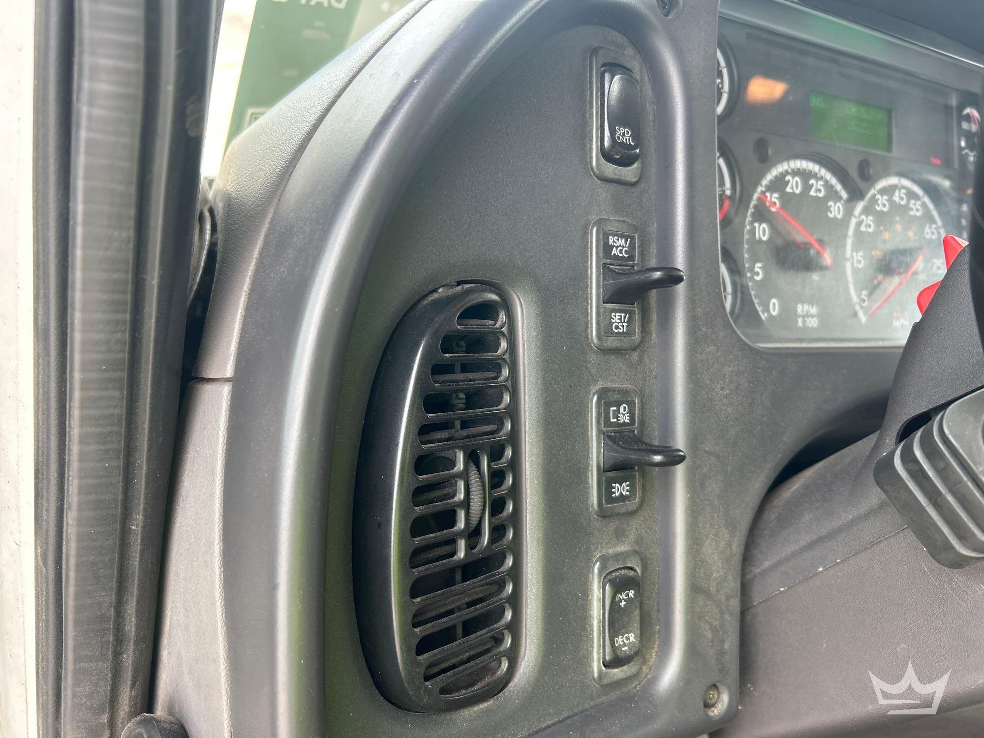 2016 Freightliner M2 106