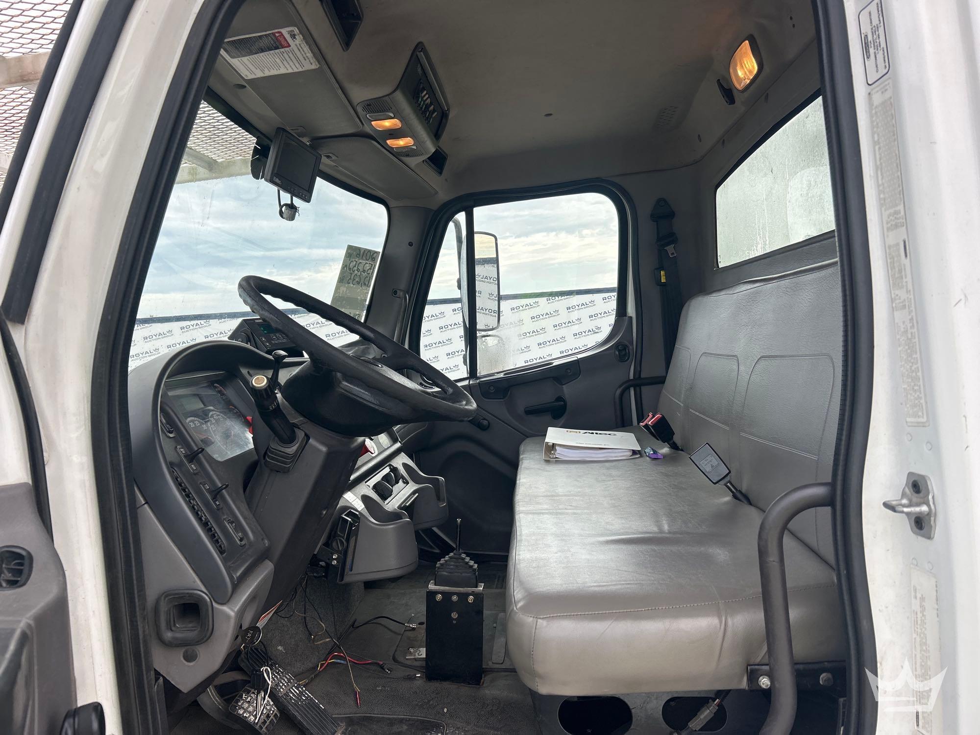 2016 Freightliner M2 106