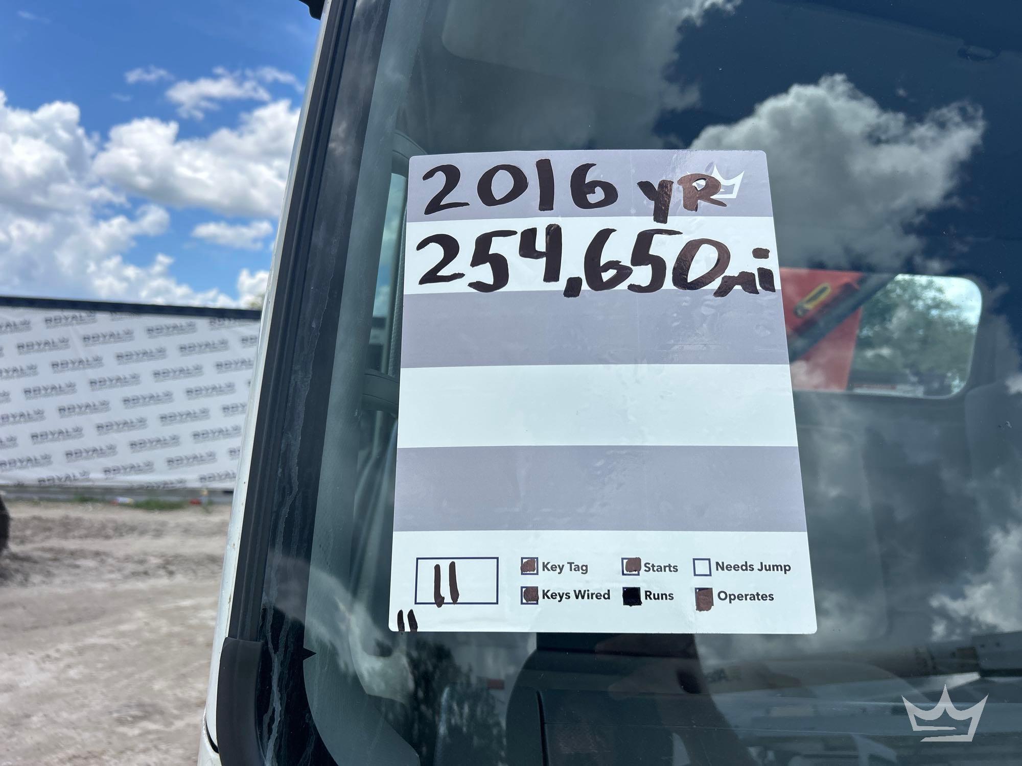 2016 Isuzu NRR