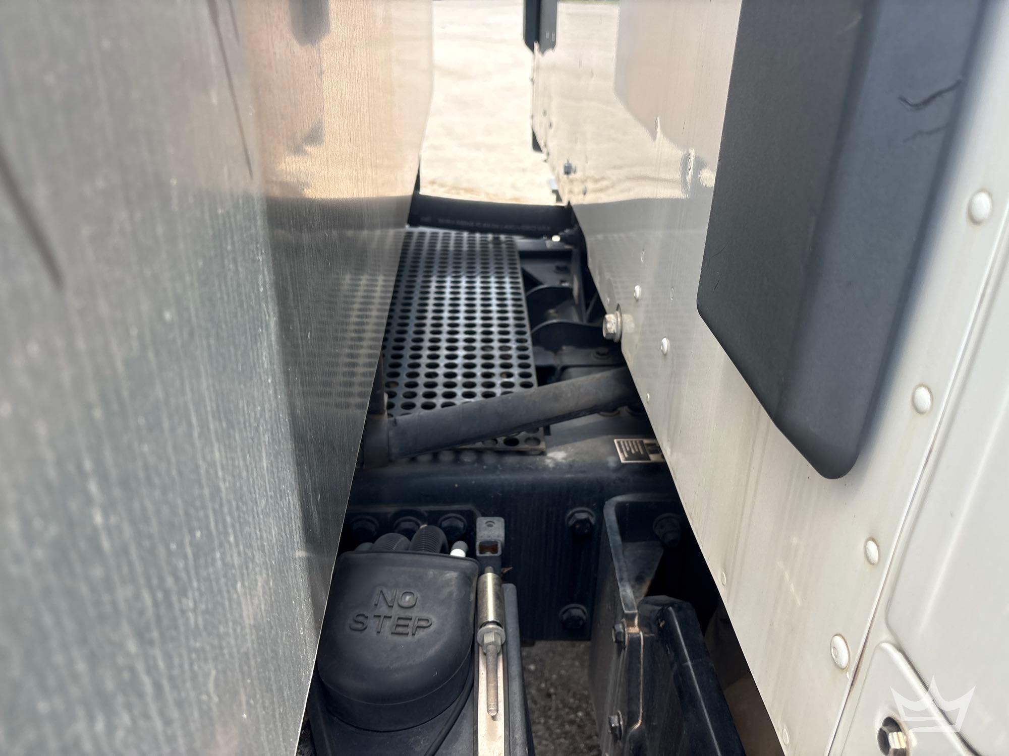 2016 Kenworth T880