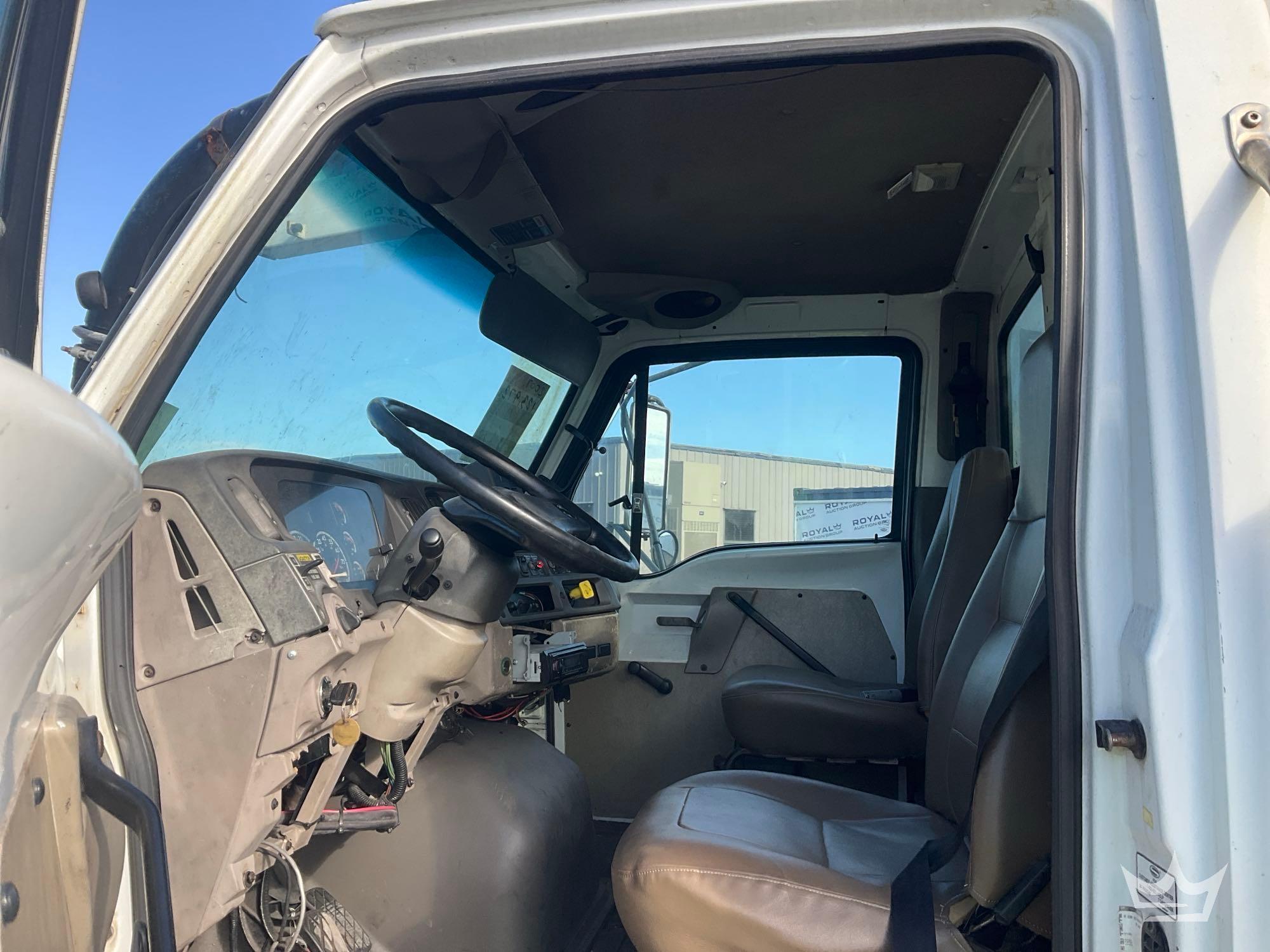 2008 Sterling L7500