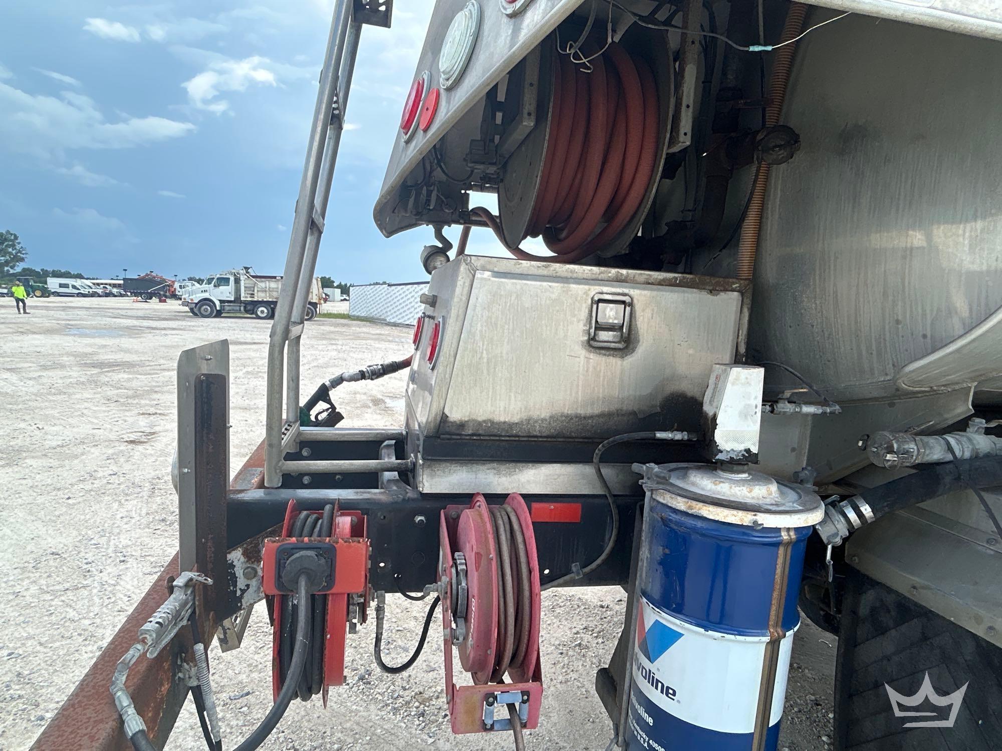 2009 Freightliner M2 106