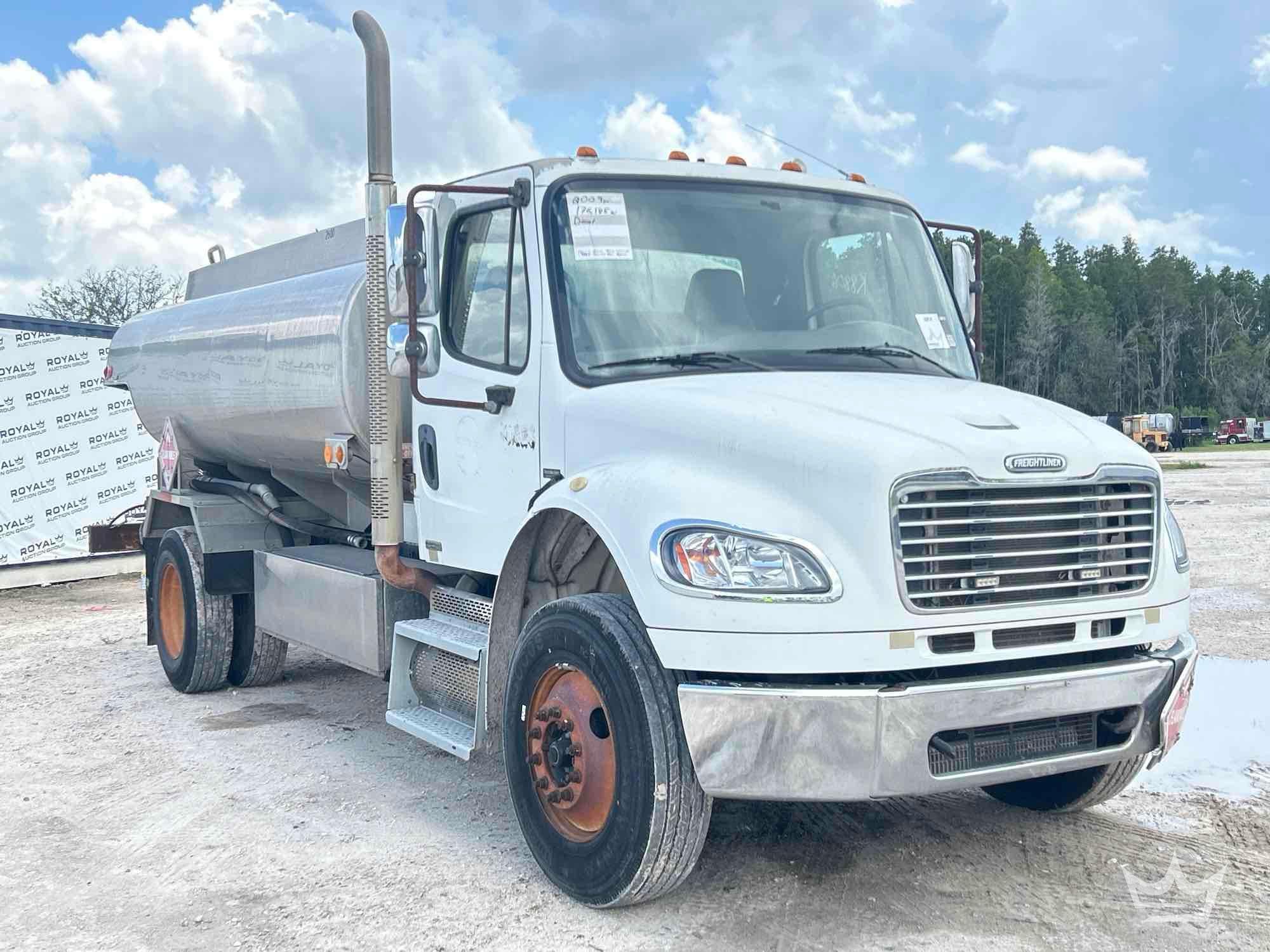 2009 Freightliner M2 106