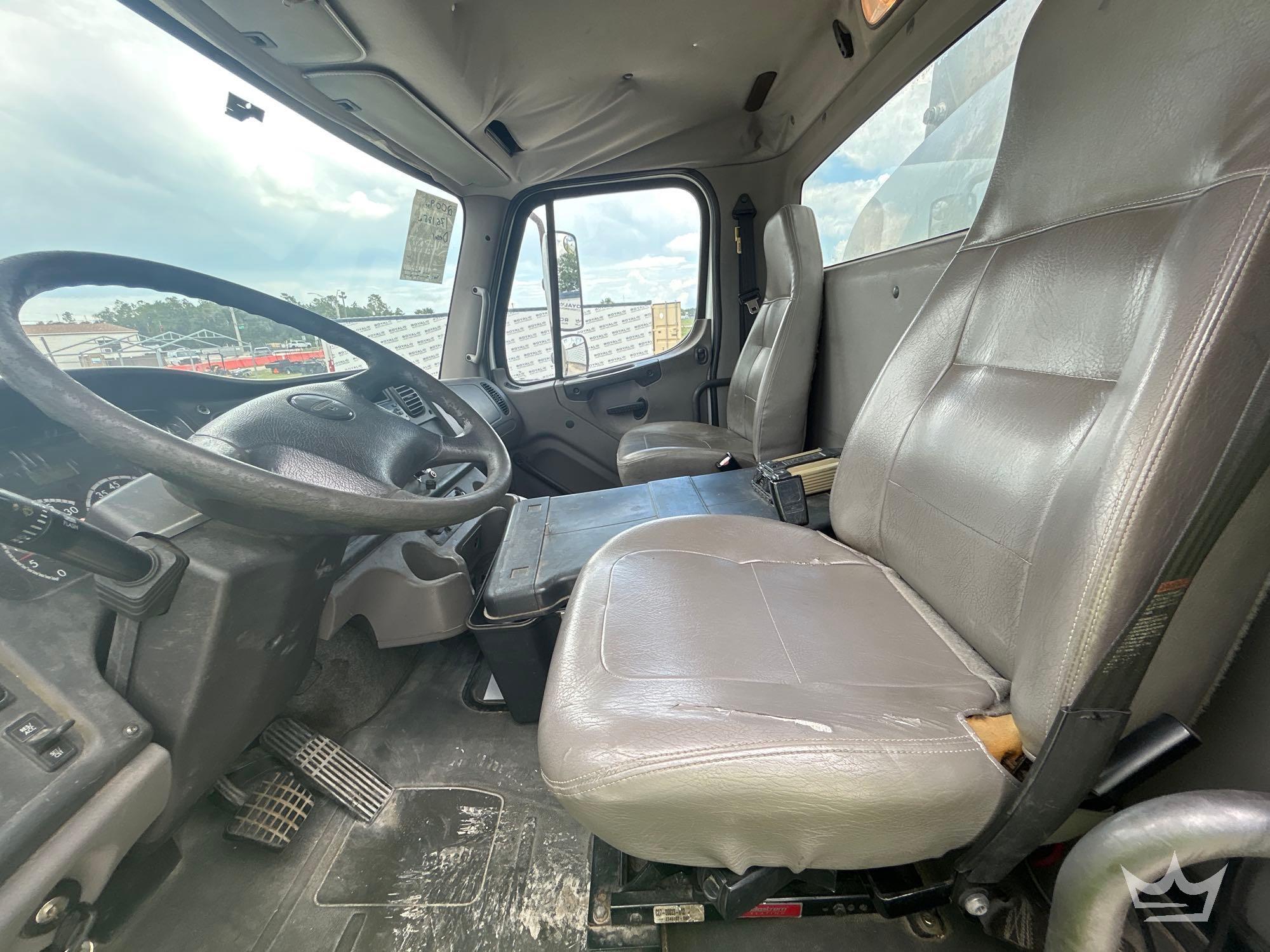 2009 Freightliner M2 106