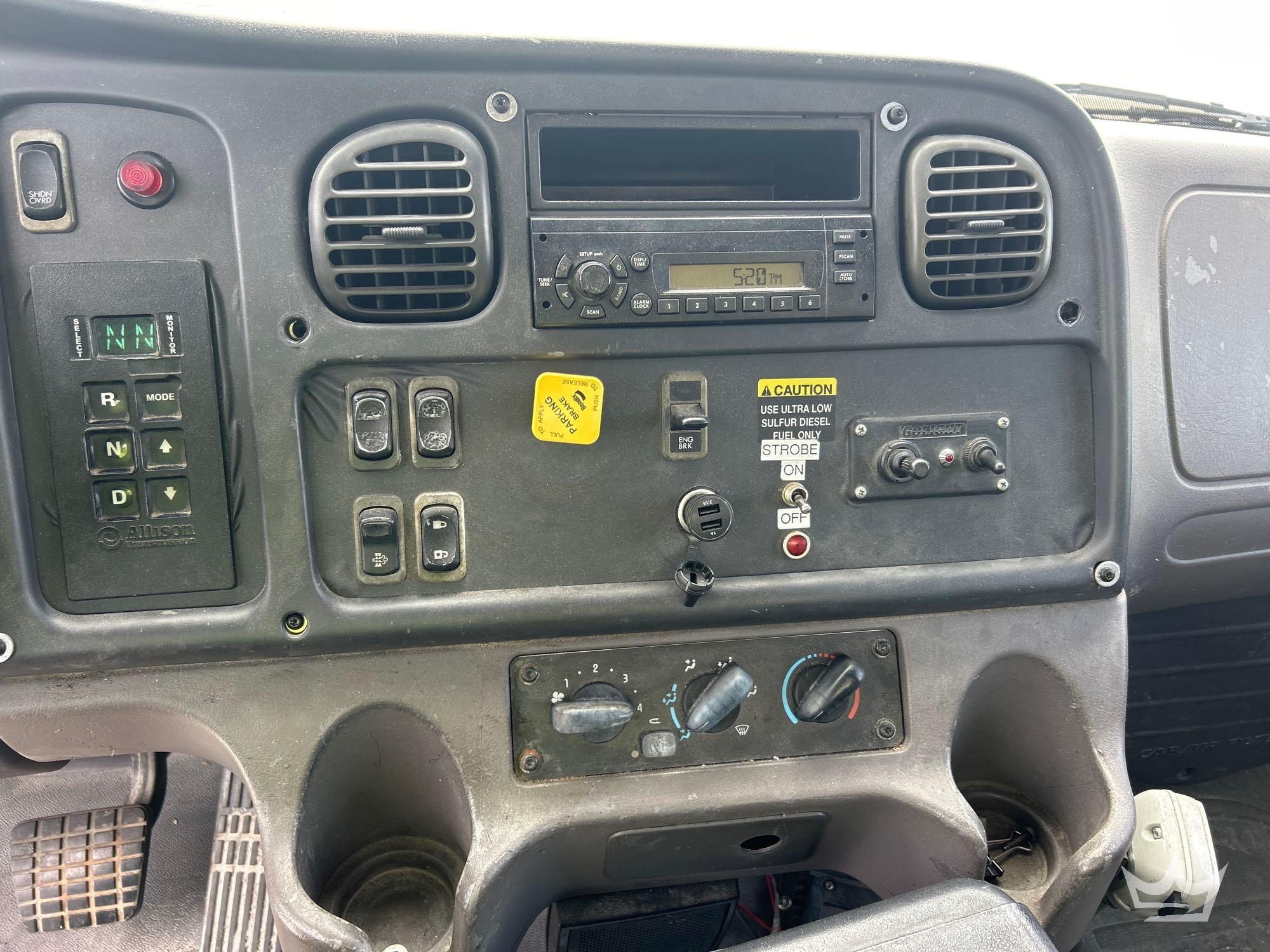 2009 Freightliner M2 106
