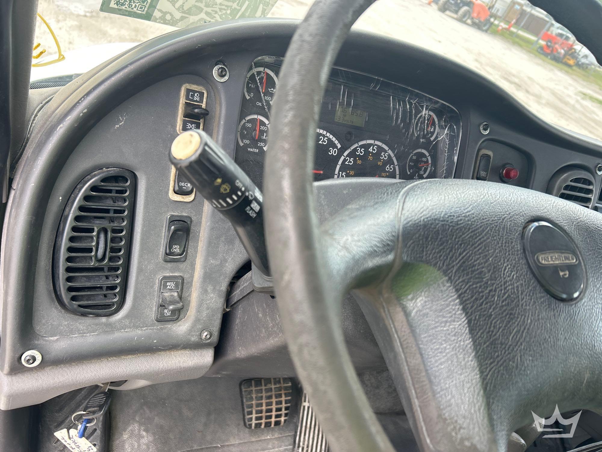 2009 Freightliner M2 106