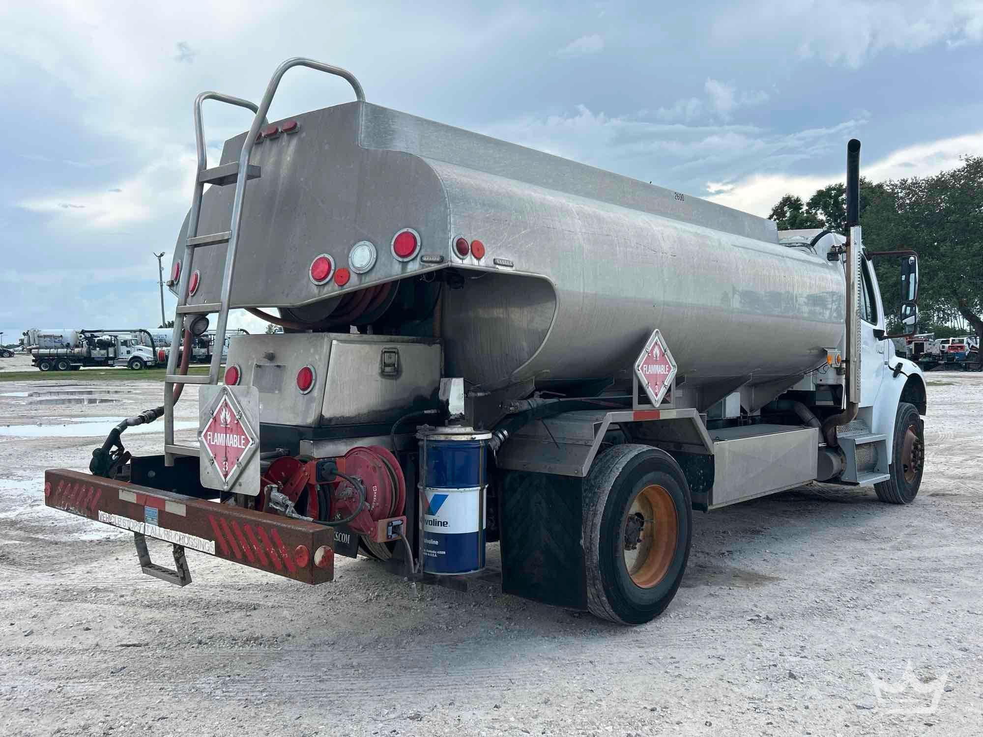 2009 Freightliner M2 106