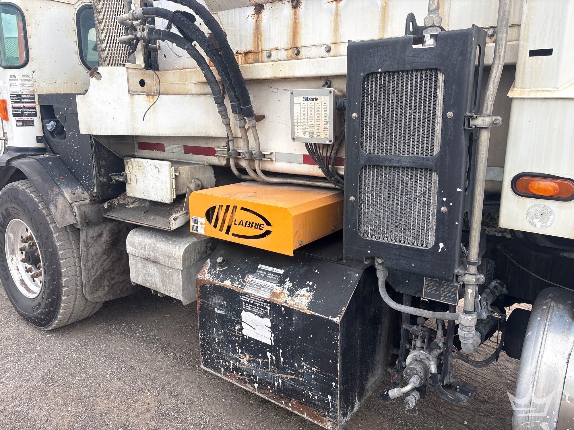 2019 Peterbilt 520