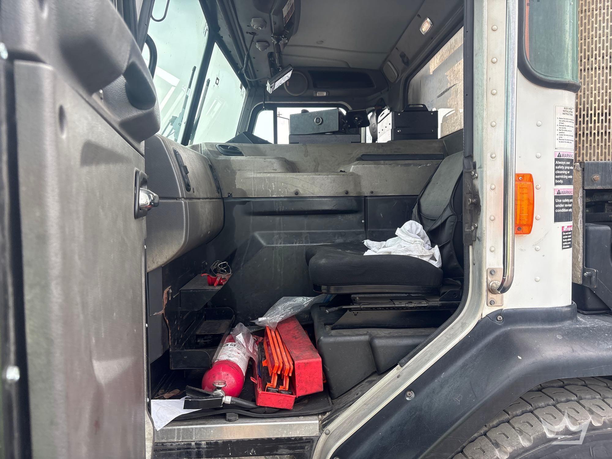2019 Peterbilt 520
