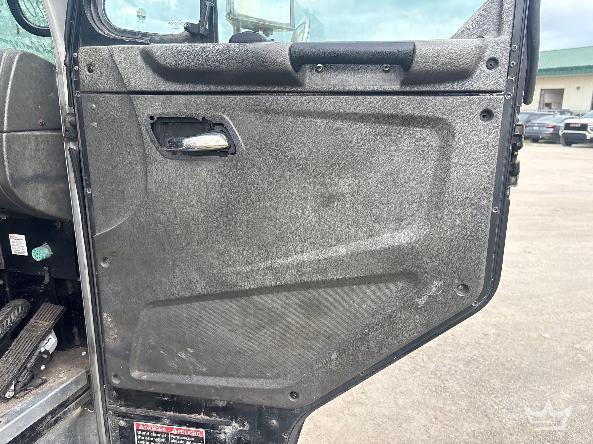 2019 Peterbilt 520