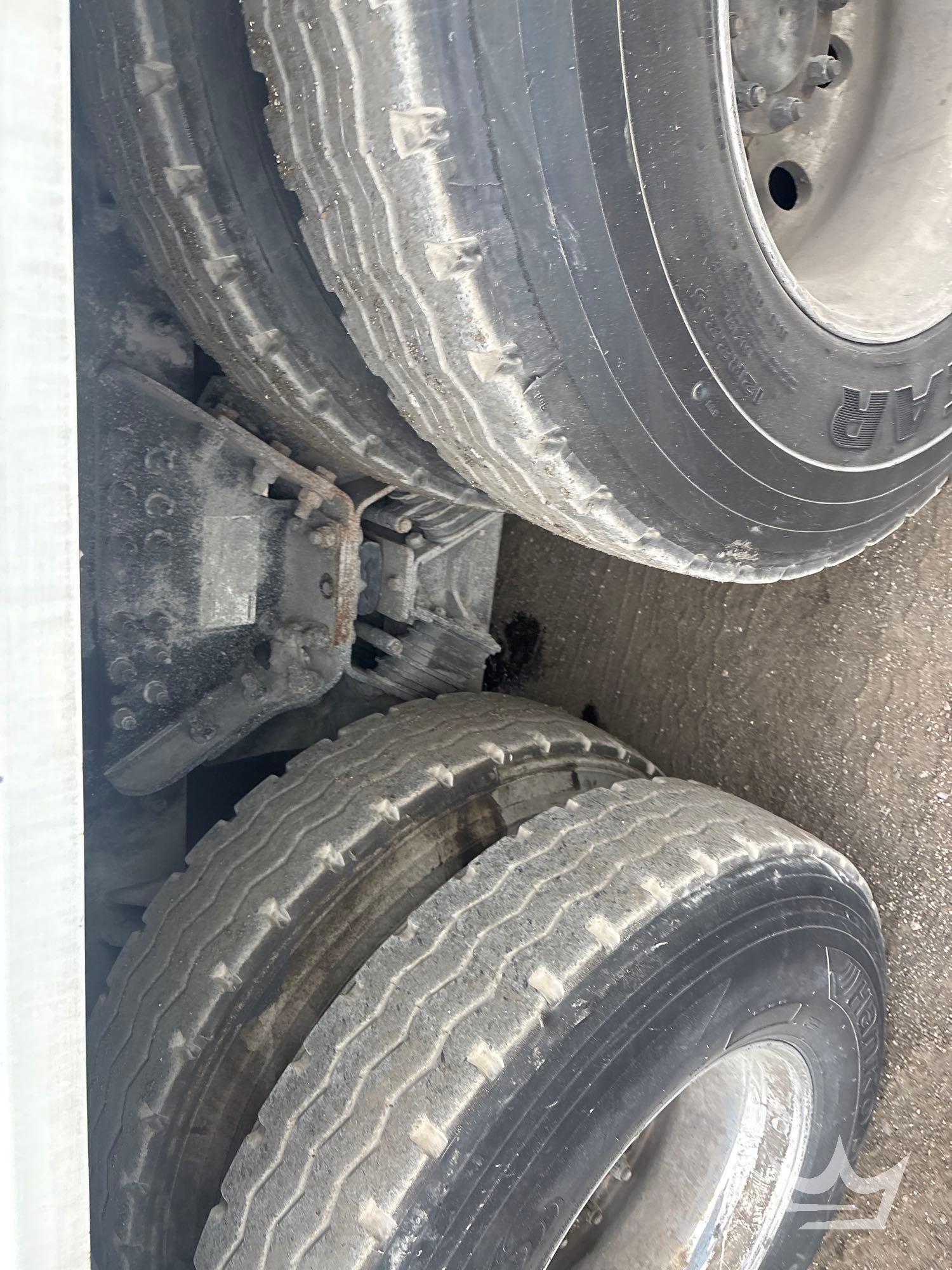 2019 Peterbilt 520