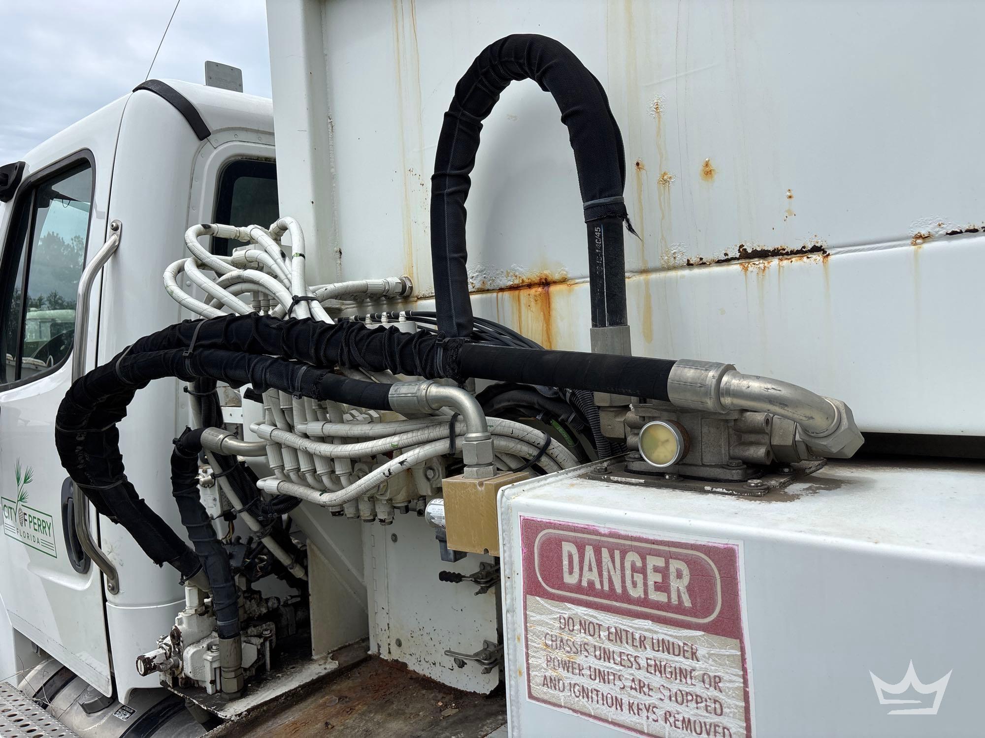 2019 Freightliner M2 106