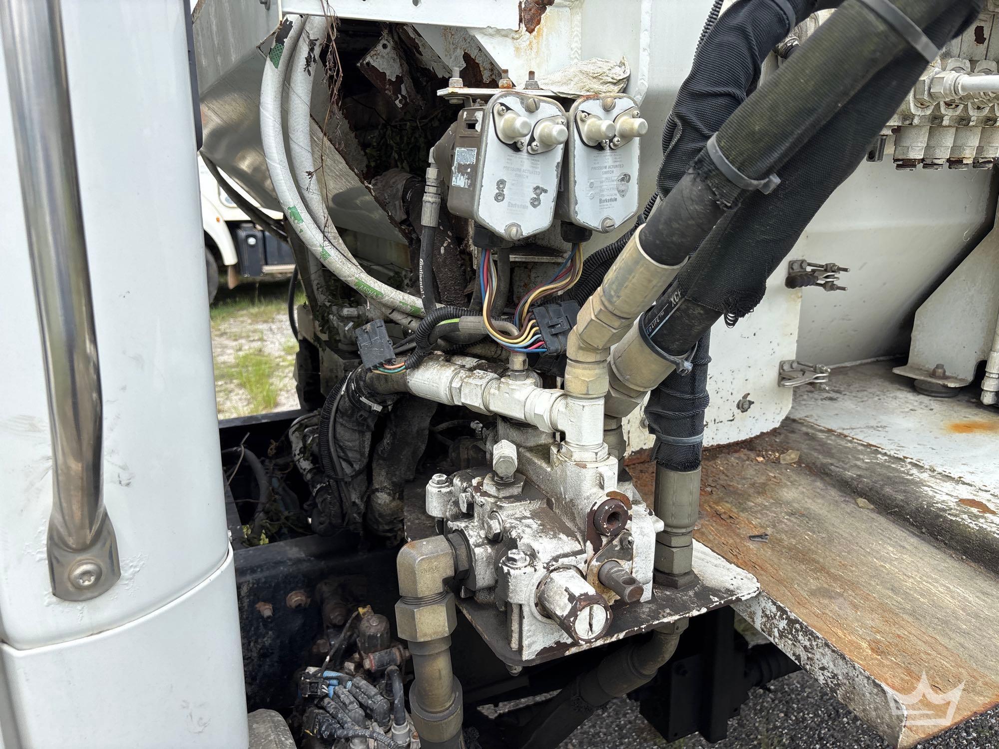 2019 Freightliner M2 106