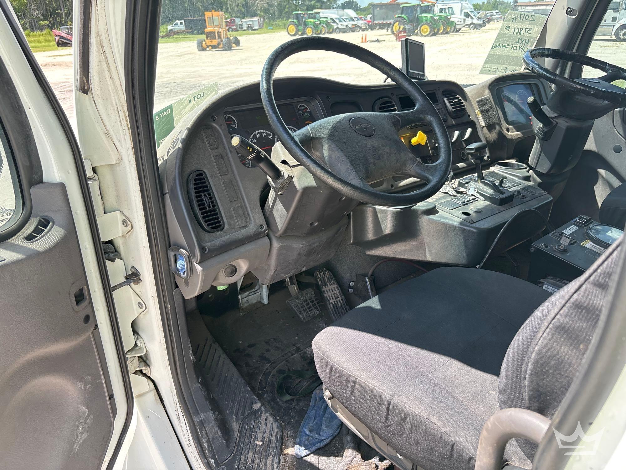 2017 Freightliner M2 106